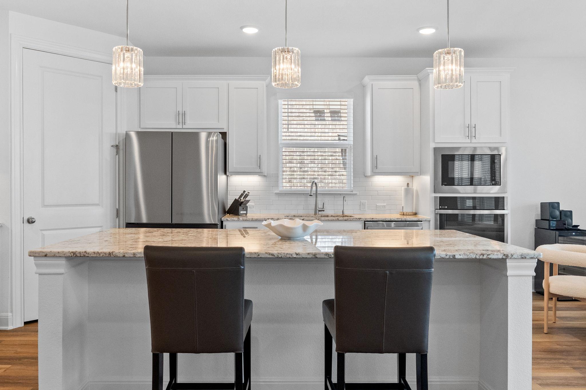 5713 Alamosa Clearing Dr, Lakeway, TX 78738