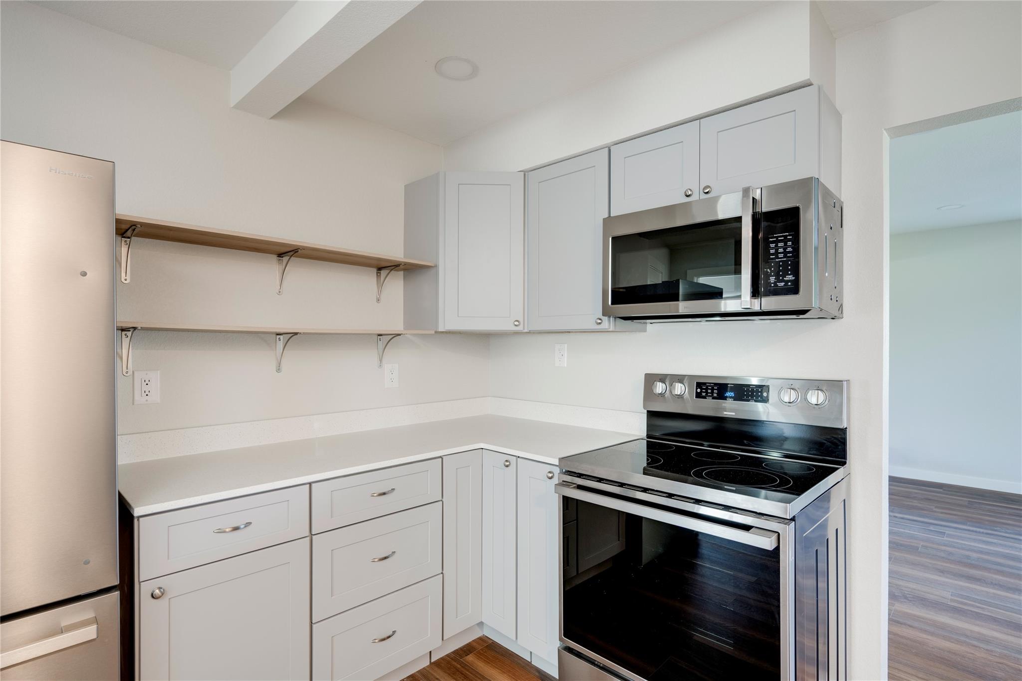 809 N West St, Burnet, TX 78611