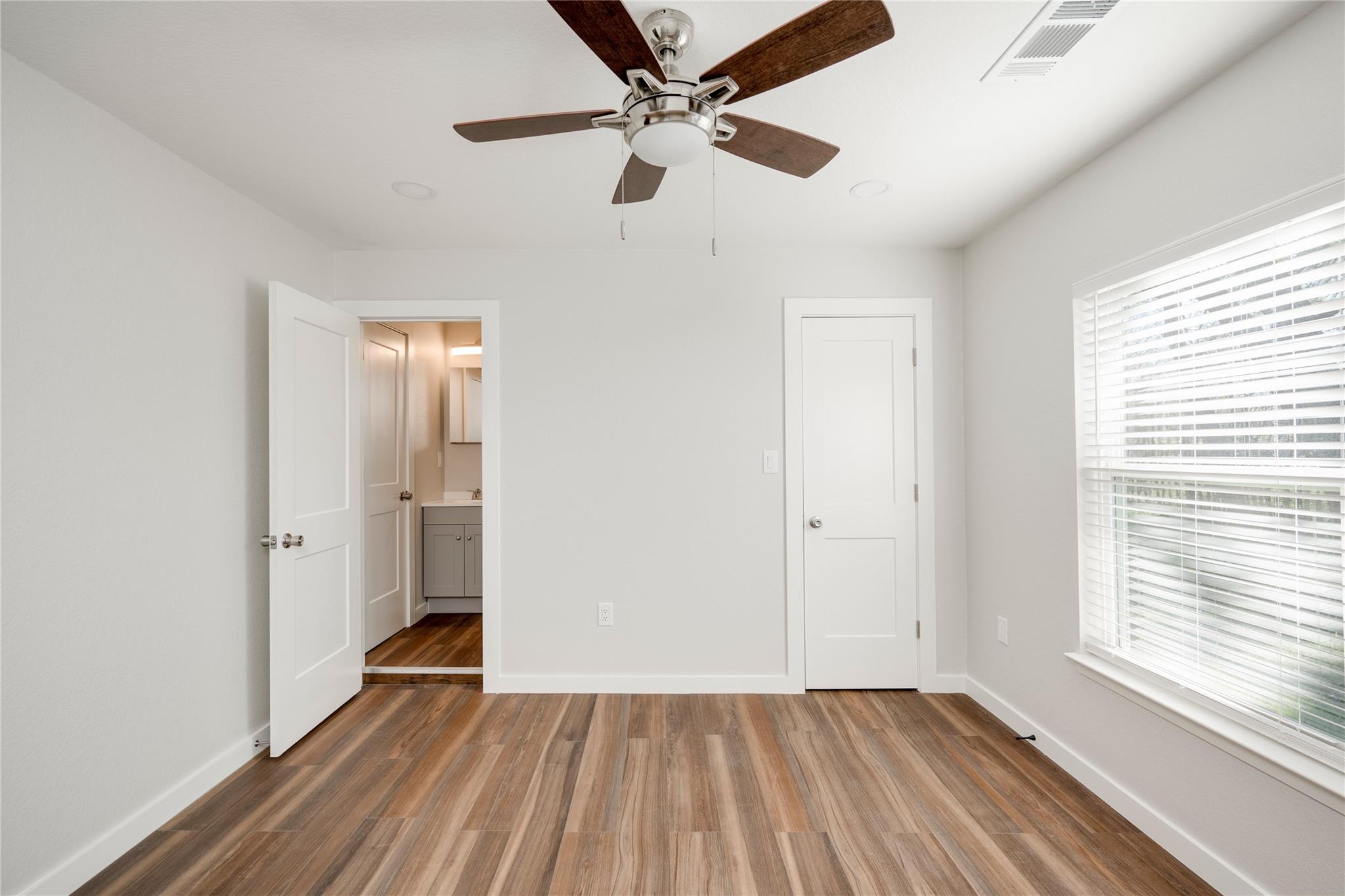 809 N West St, Burnet, TX 78611