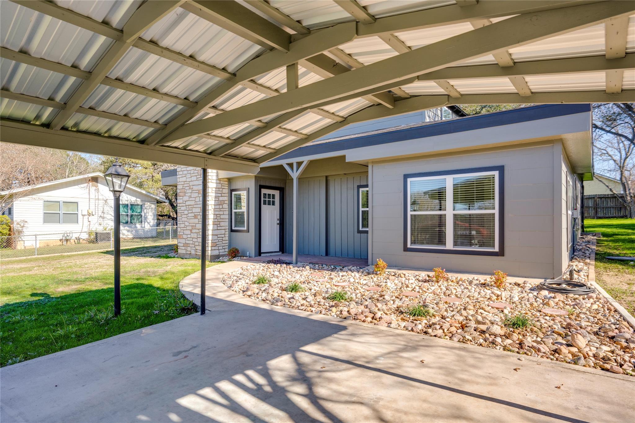 809 N West St, Burnet, TX 78611