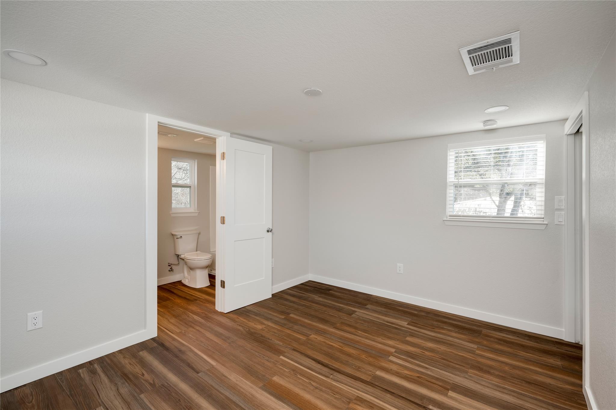 809 N West St, Burnet, TX 78611