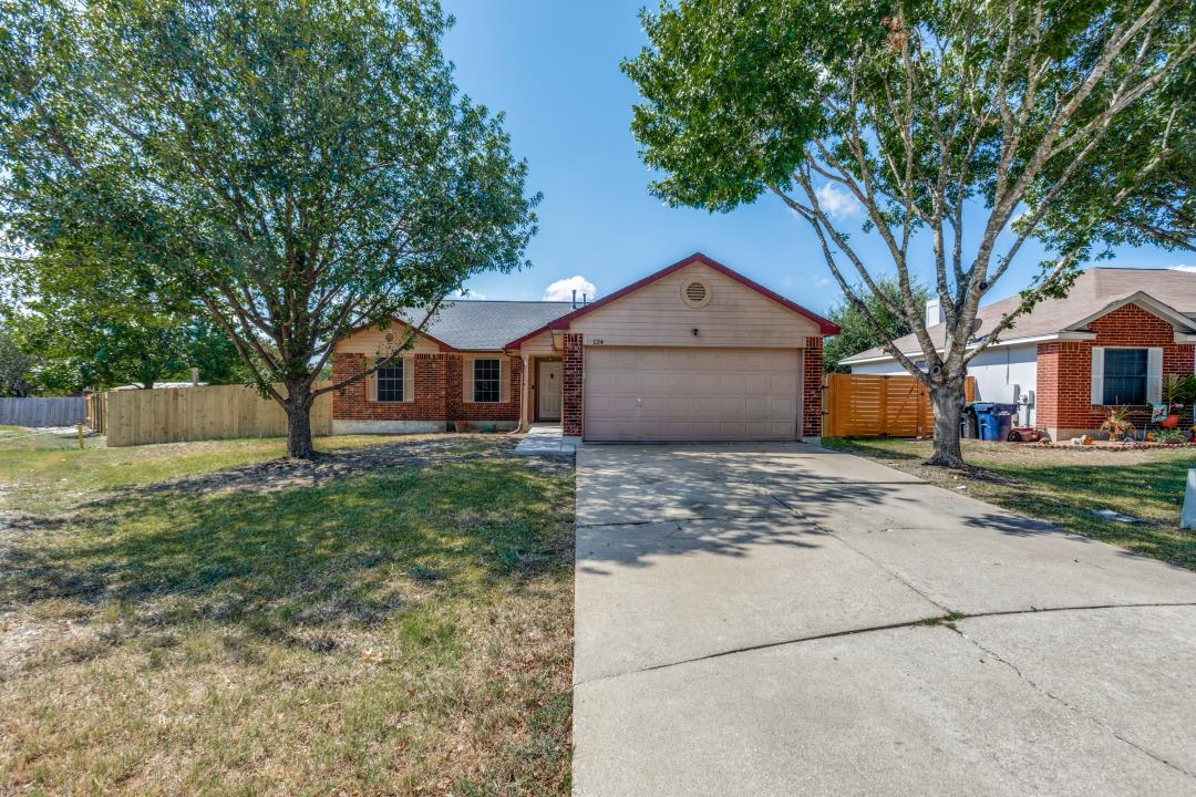 124 Meadowside Dr, Hutto, TX 78634