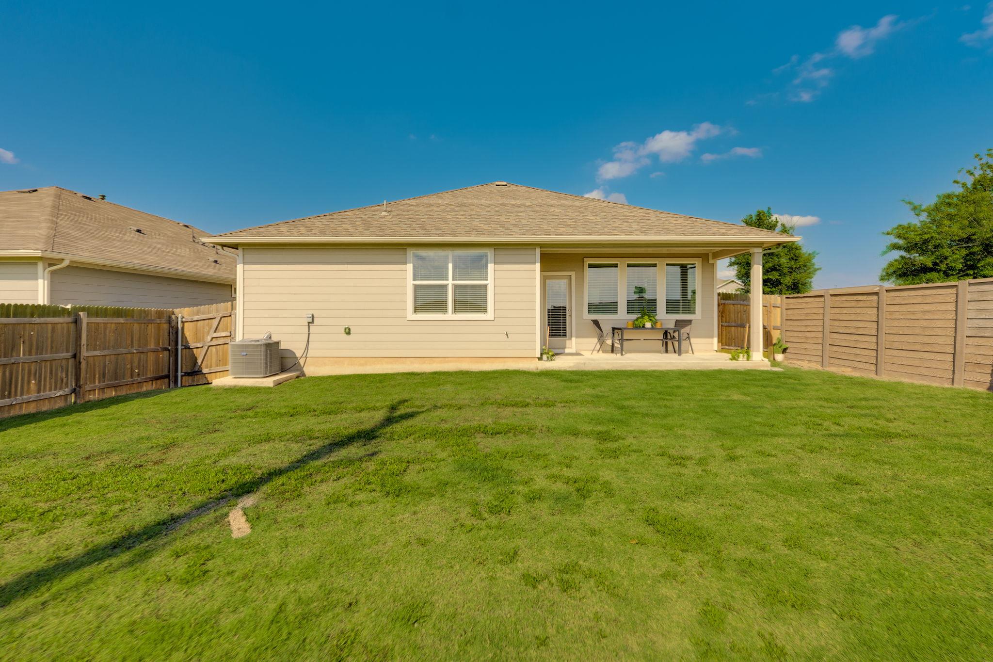 98 Barton Creek Ln, Hutto, TX 78634