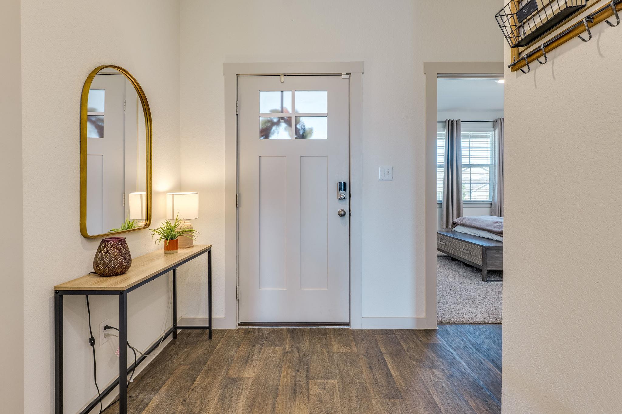 98 Barton Creek Ln, Hutto, TX 78634