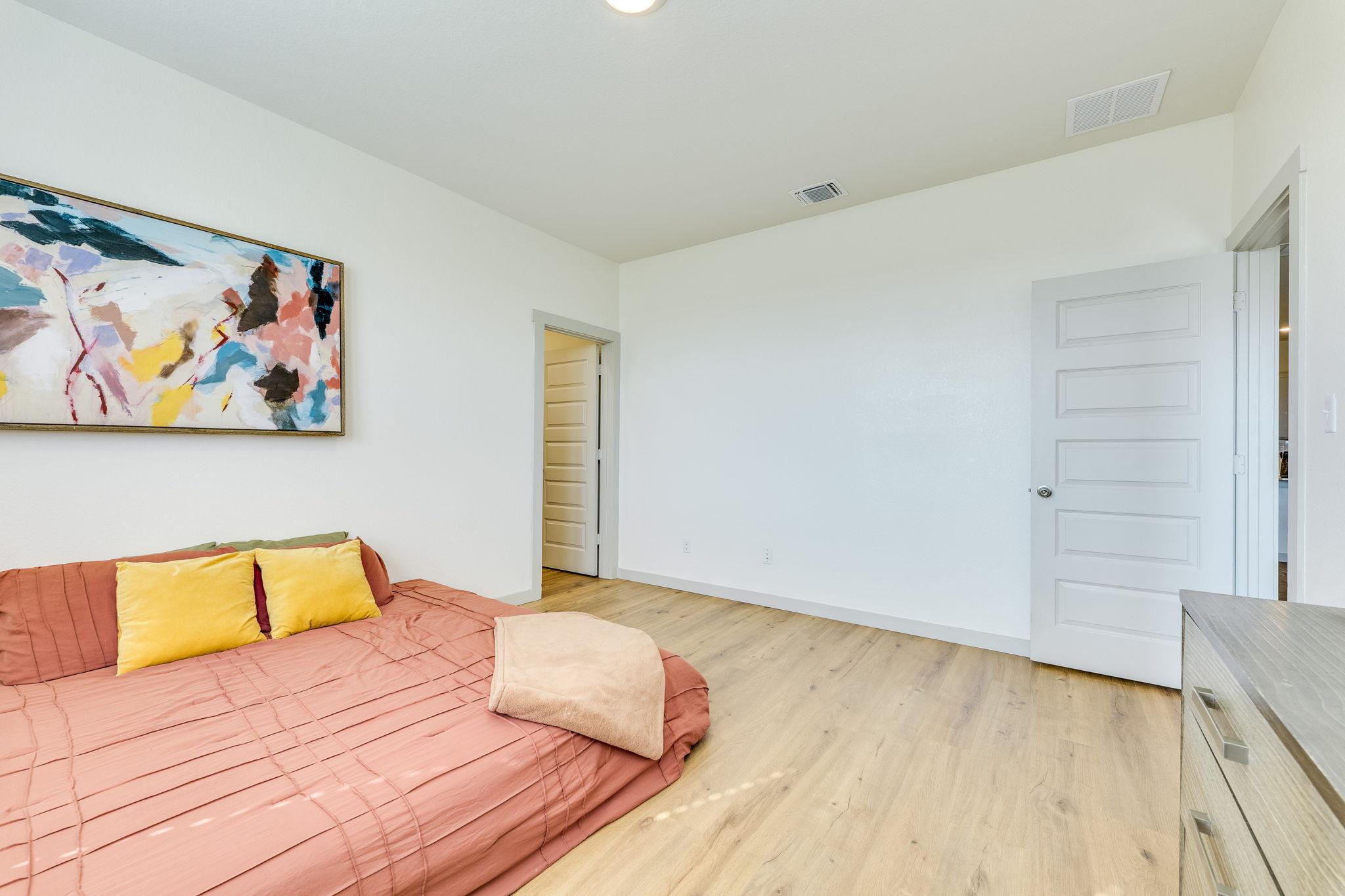 98 Barton Creek Ln, Hutto, TX 78634