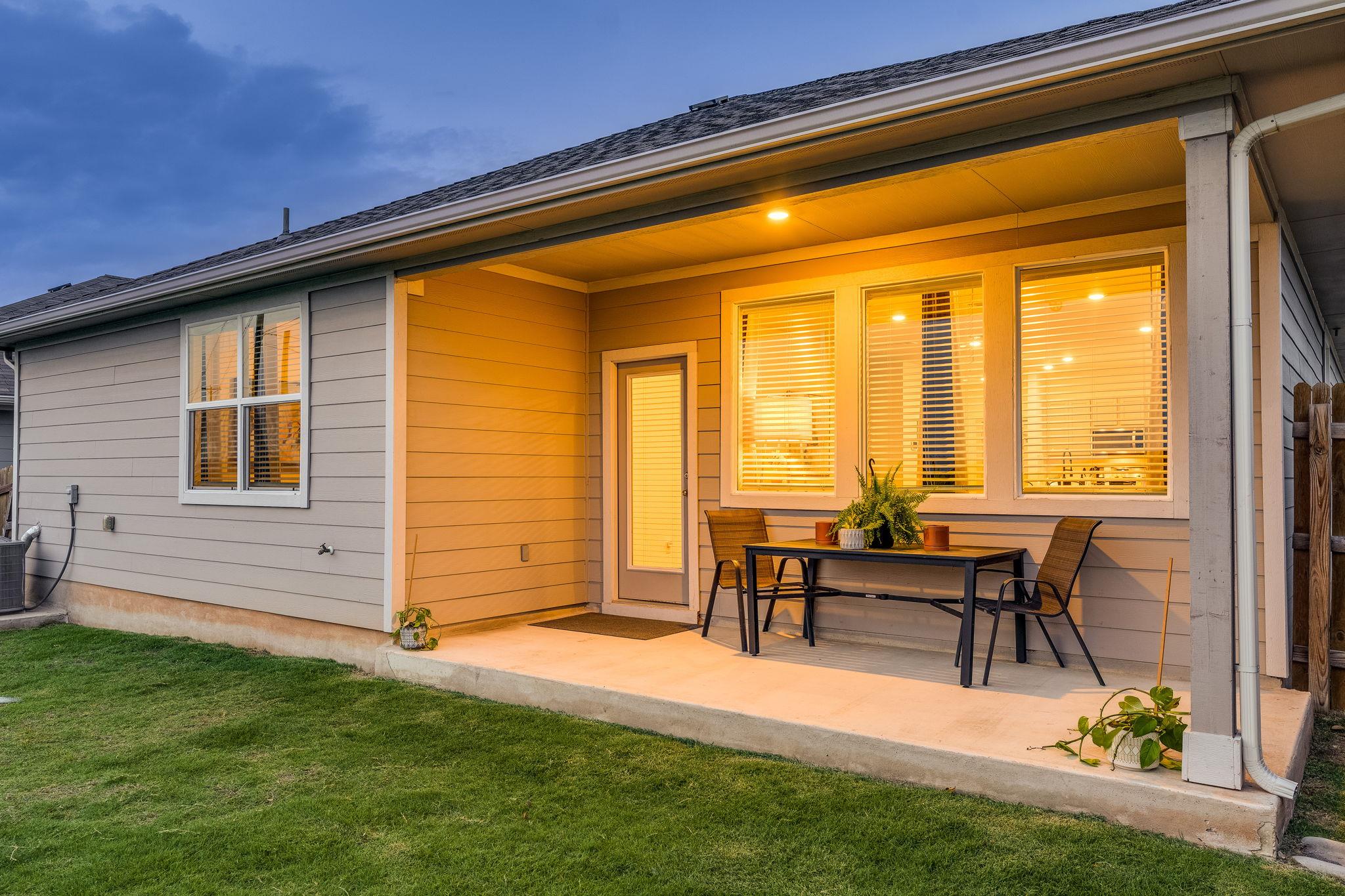 98 Barton Creek Ln, Hutto, TX 78634