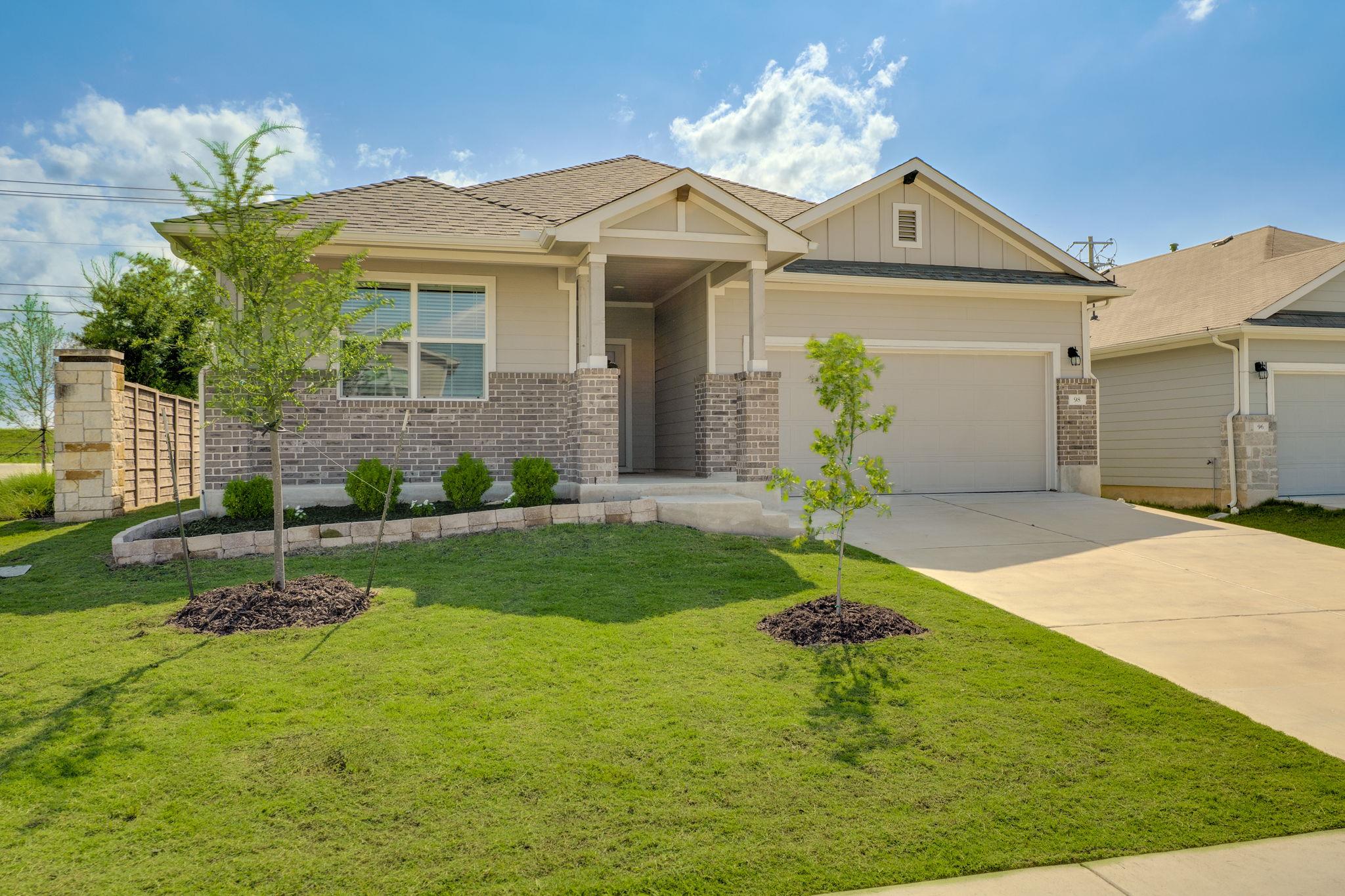 98 Barton Creek Ln, Hutto, TX 78634