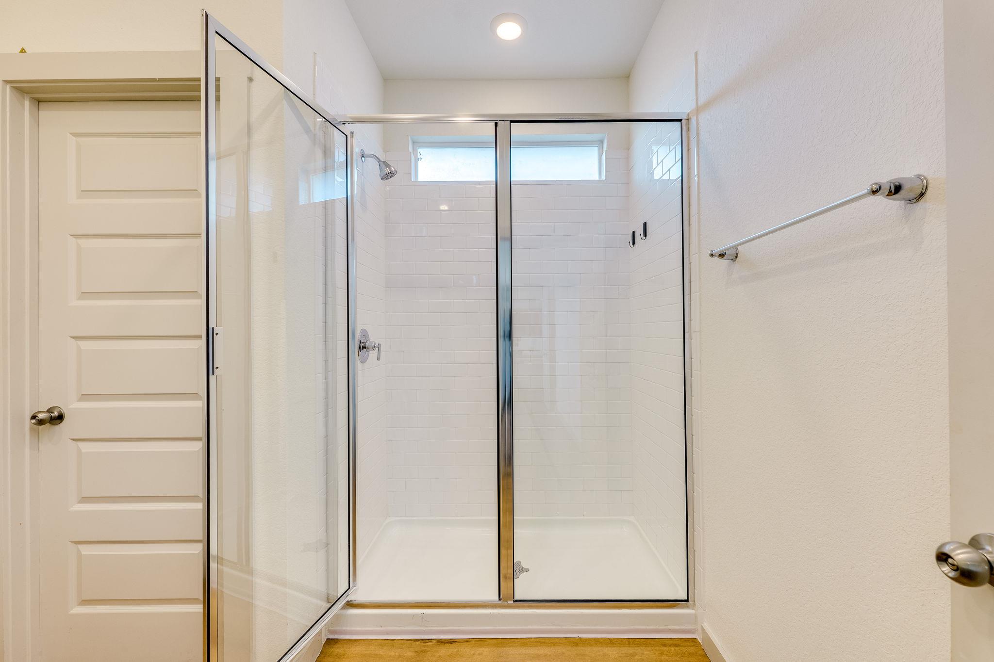 98 Barton Creek Ln, Hutto, TX 78634