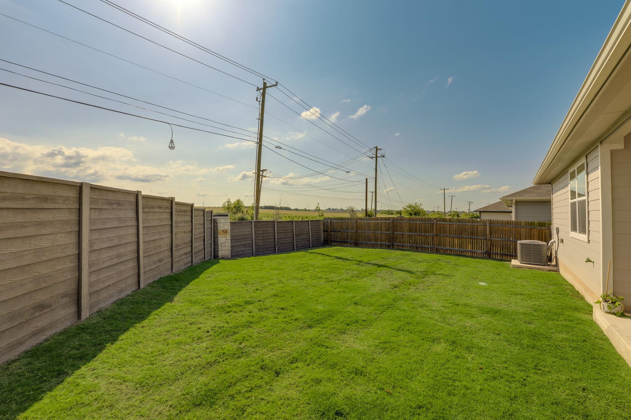 98 Barton Creek Ln, Hutto, TX 78634