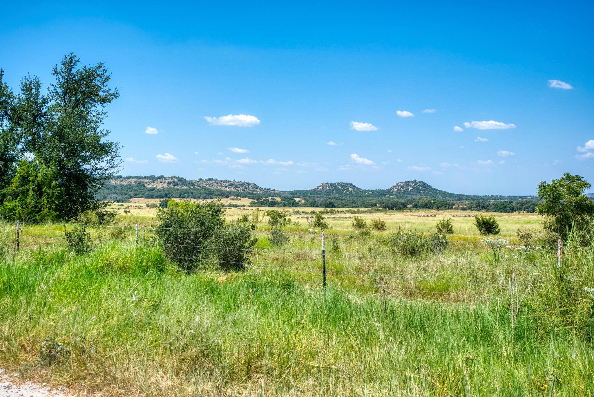 51 DS Rd Rd, Fredericksburg, TX 78624
