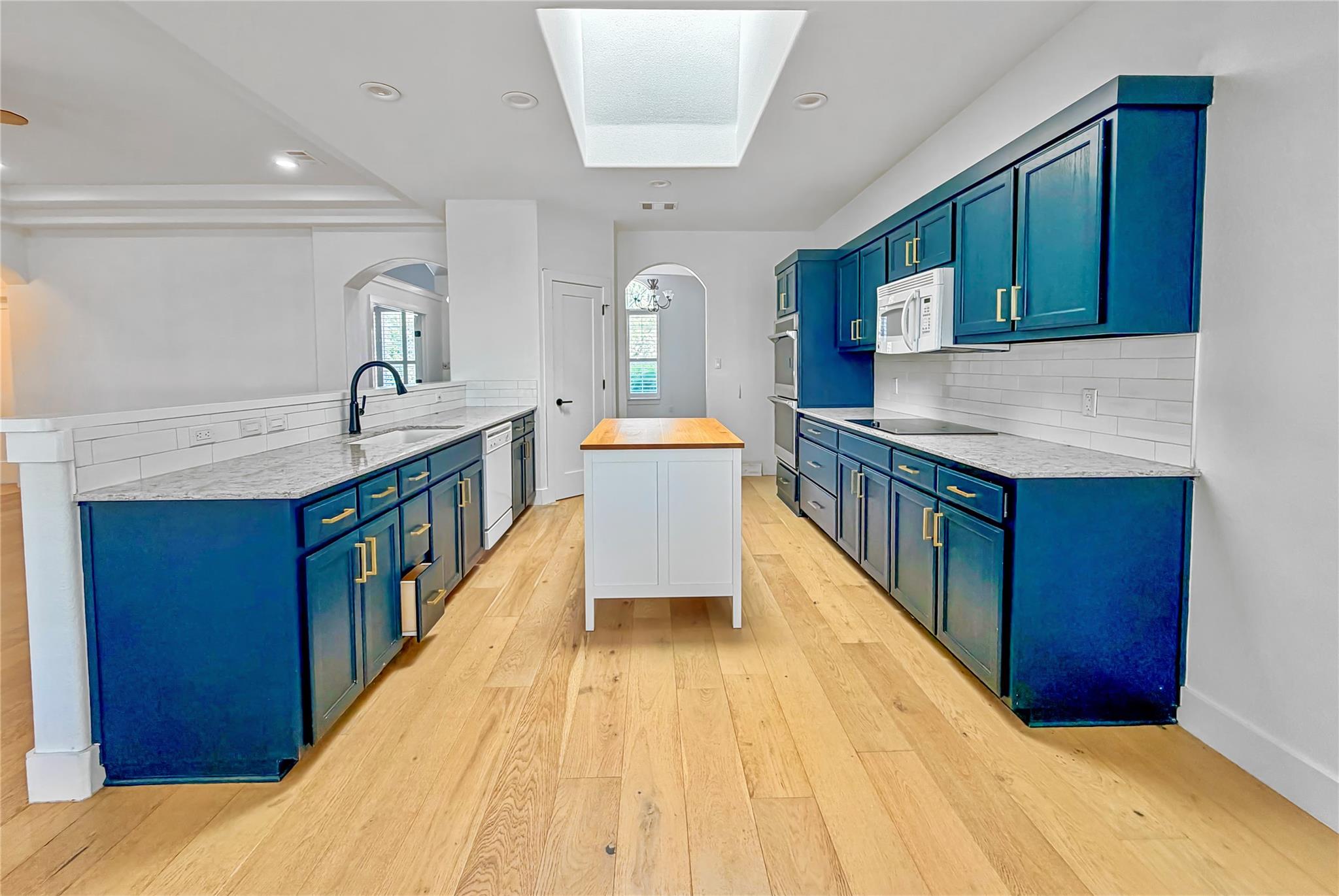 2808 Douglas Cv, Lago Vista, TX 78645