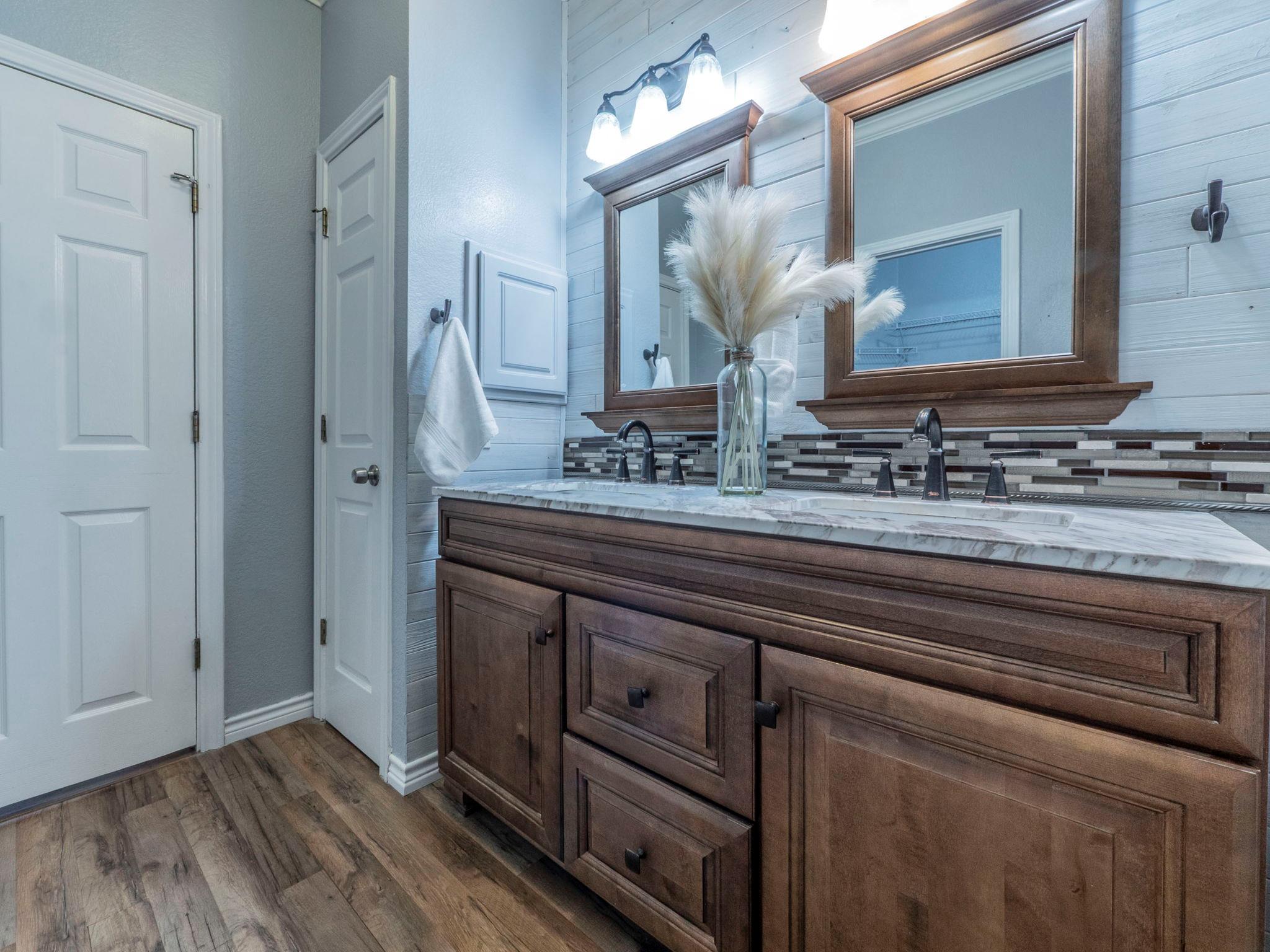 7501 Shadowridge Run # 103, Austin, TX 78749