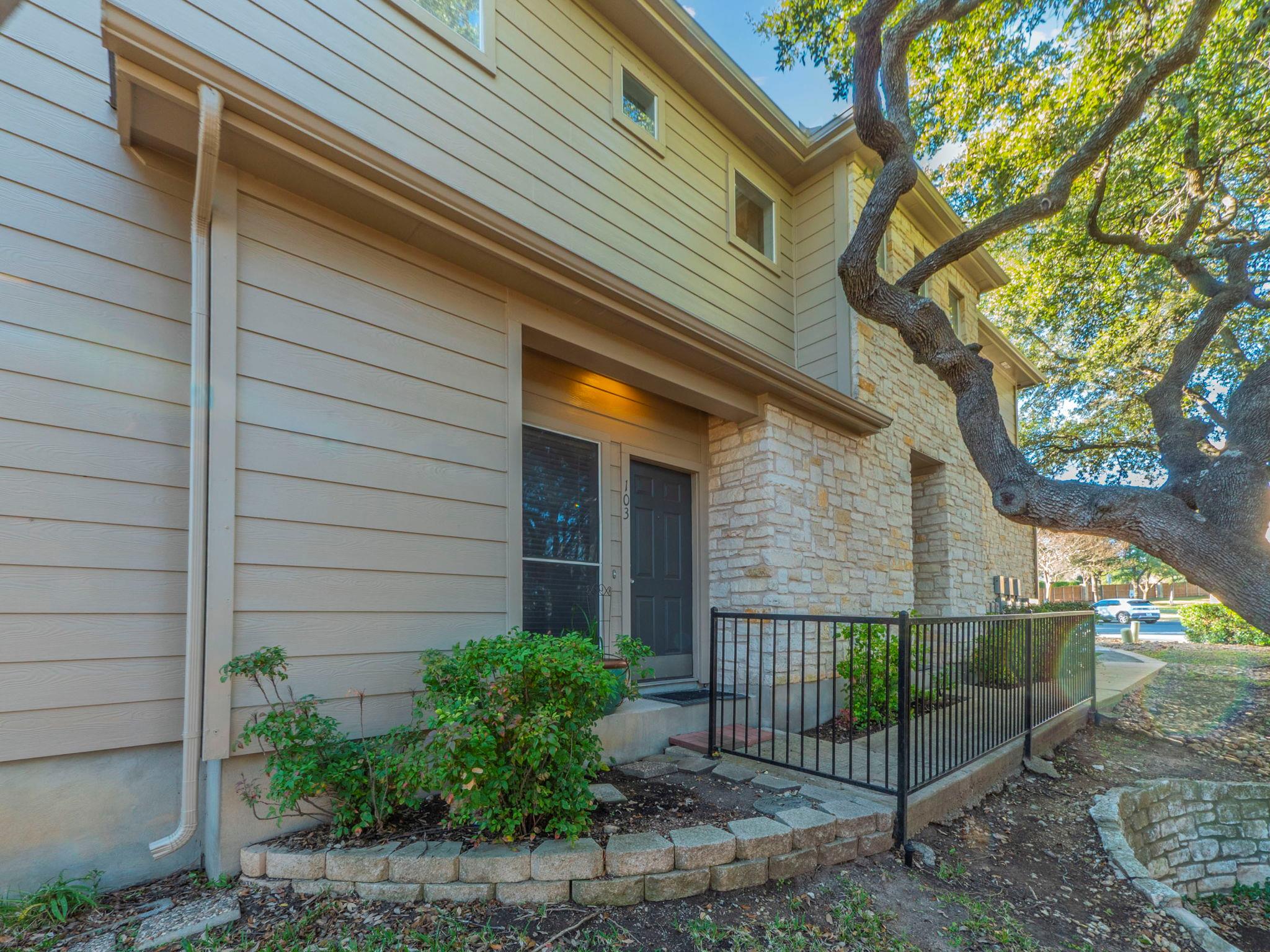 7501 Shadowridge Run # 103, Austin, TX 78749