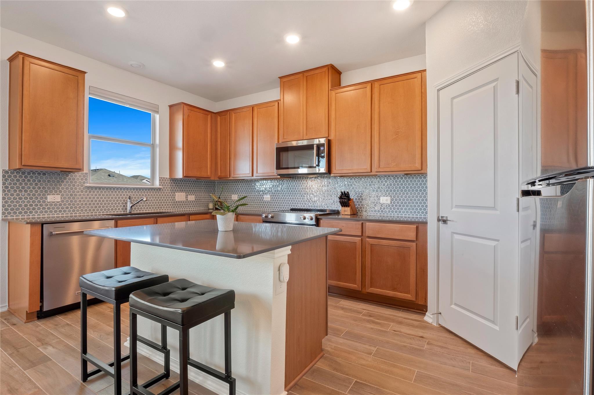 125 Lucky Texan Rd, Jarrell, TX 76537