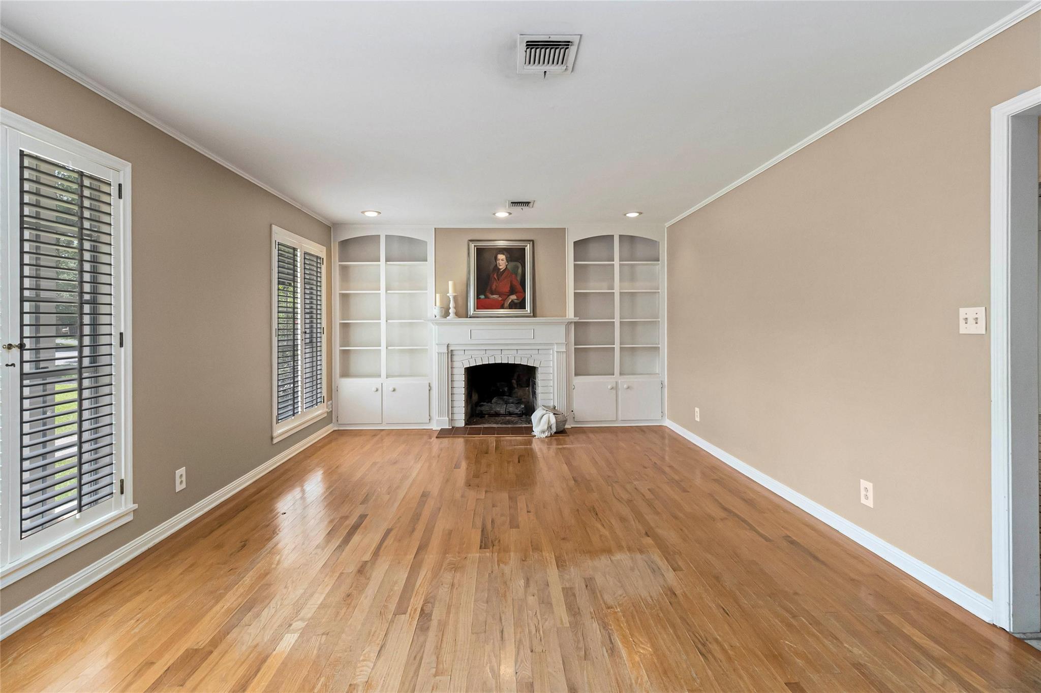 730 Sarah Jo St, La Grange, TX 78945