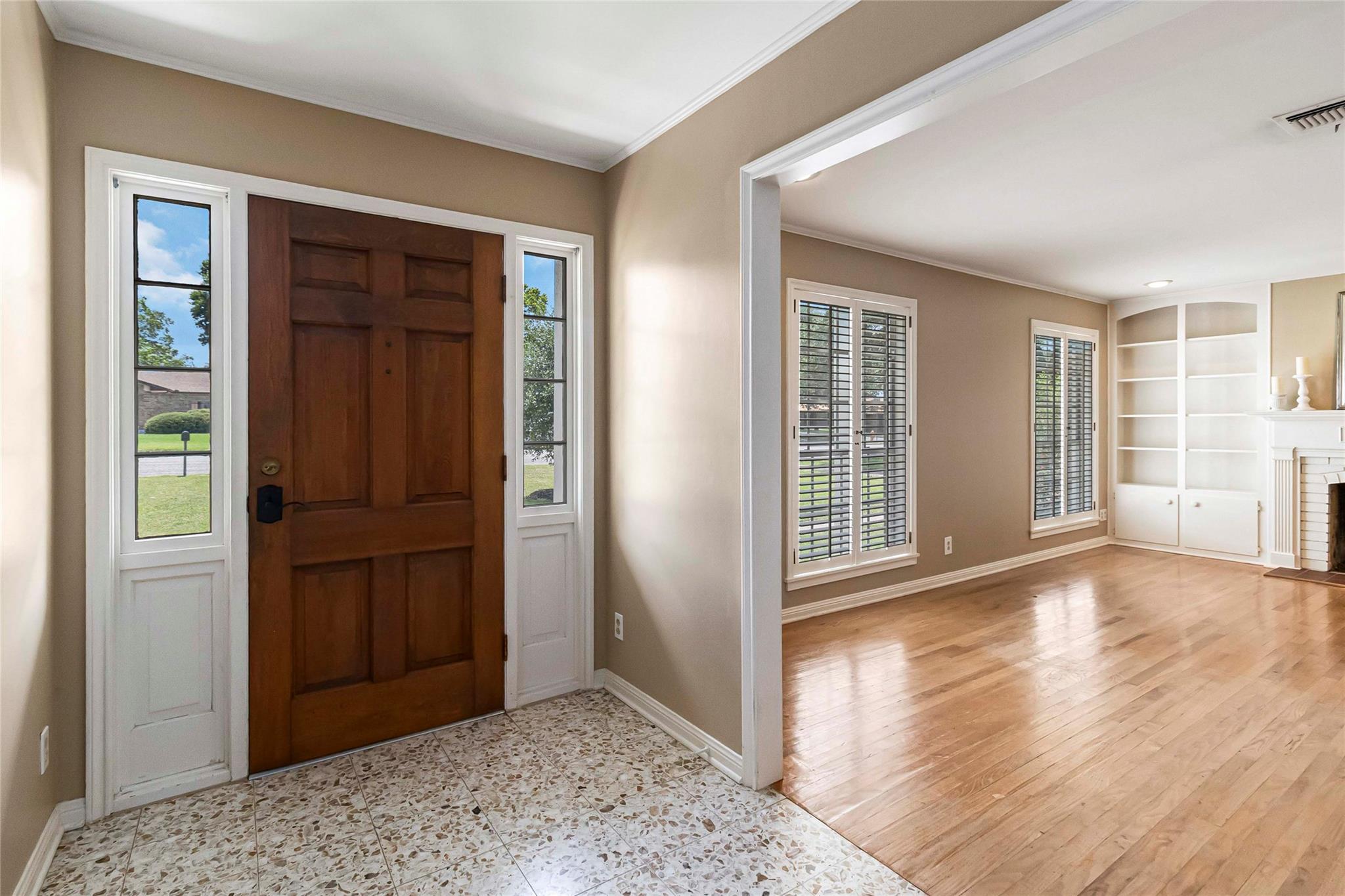 730 Sarah Jo St, La Grange, TX 78945