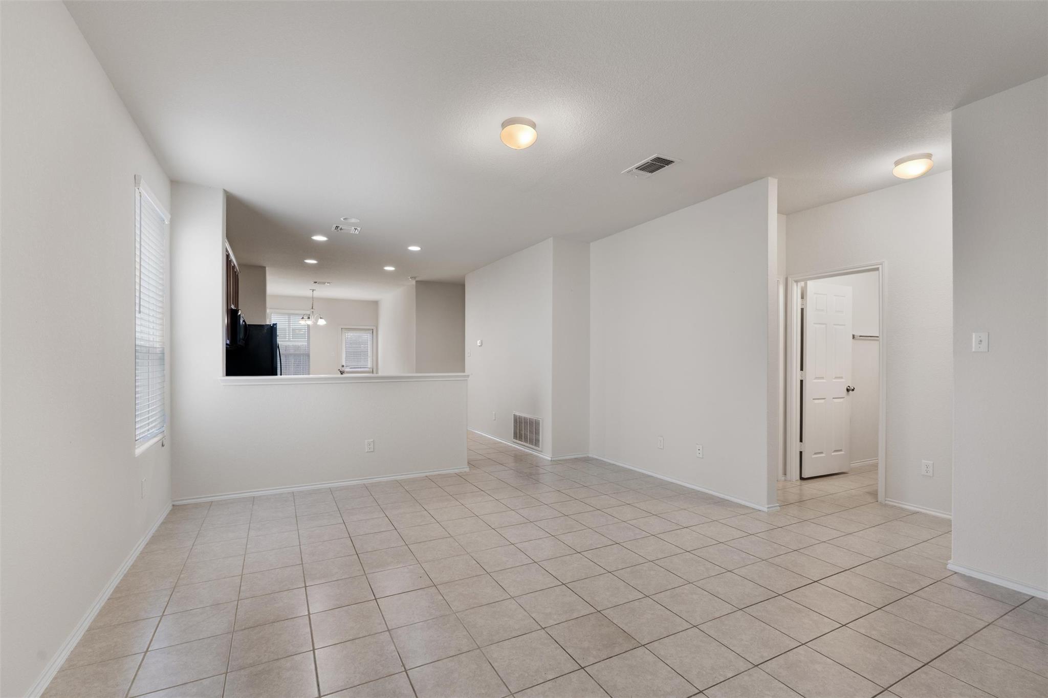 126 Boxwood Dr, Buda, TX 78610