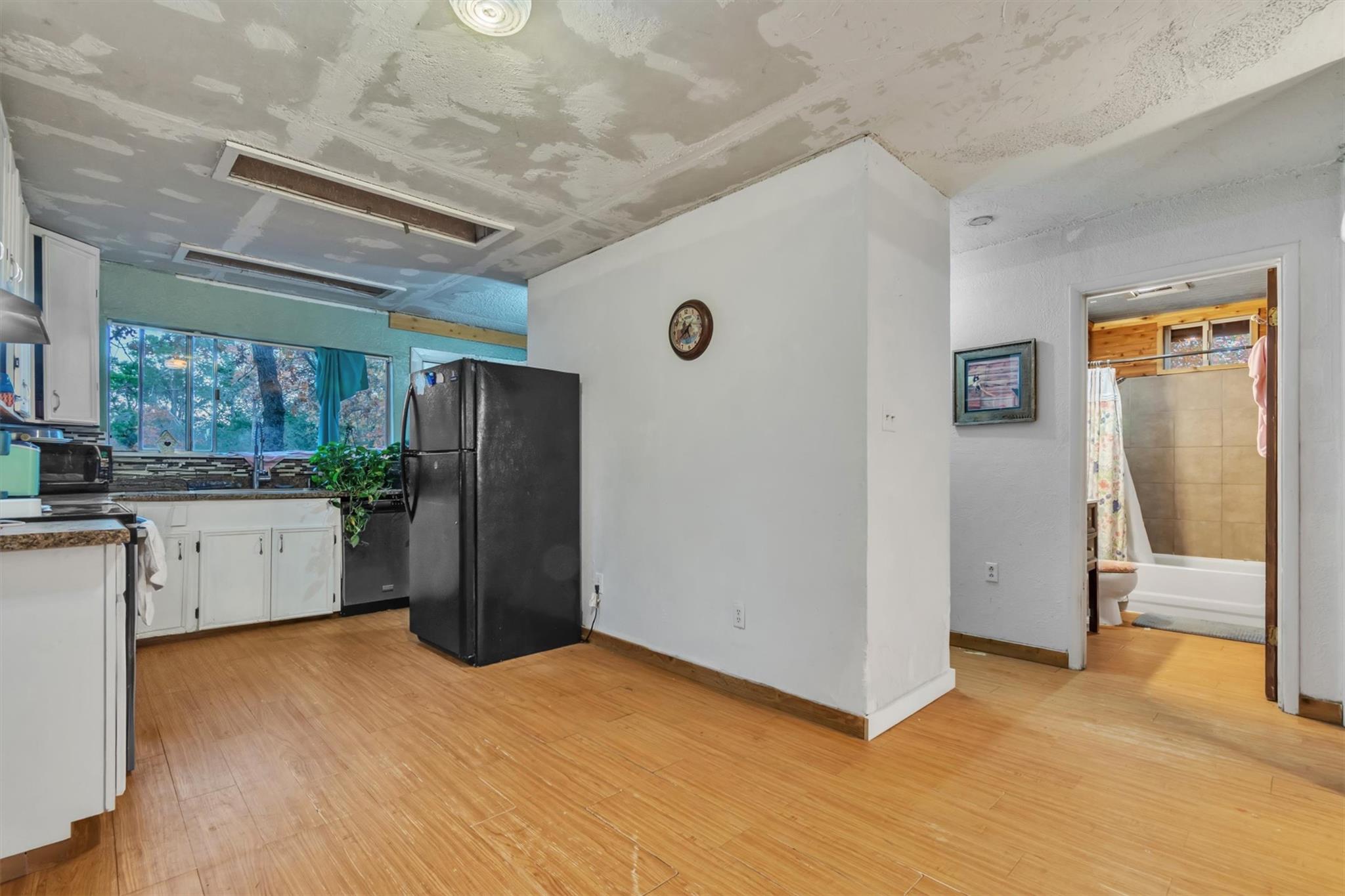 149 Wayside Dr, Elgin, TX 78621