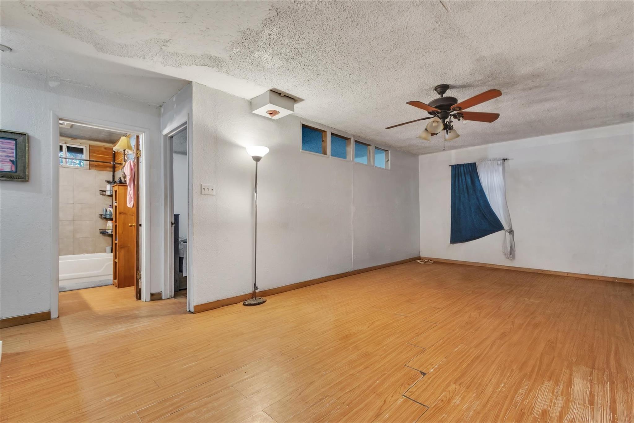 149 Wayside Dr, Elgin, TX 78621