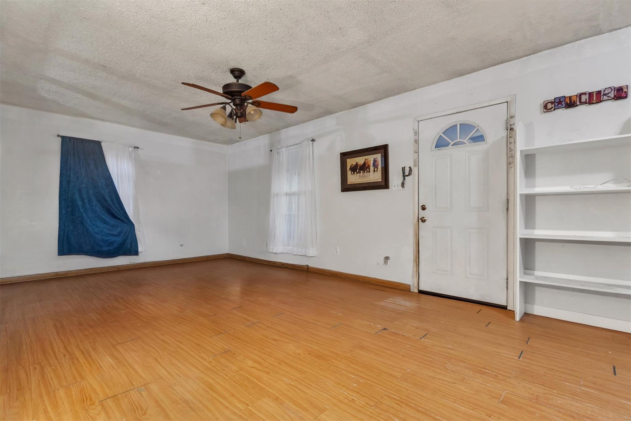 149 Wayside Dr, Elgin, TX 78621