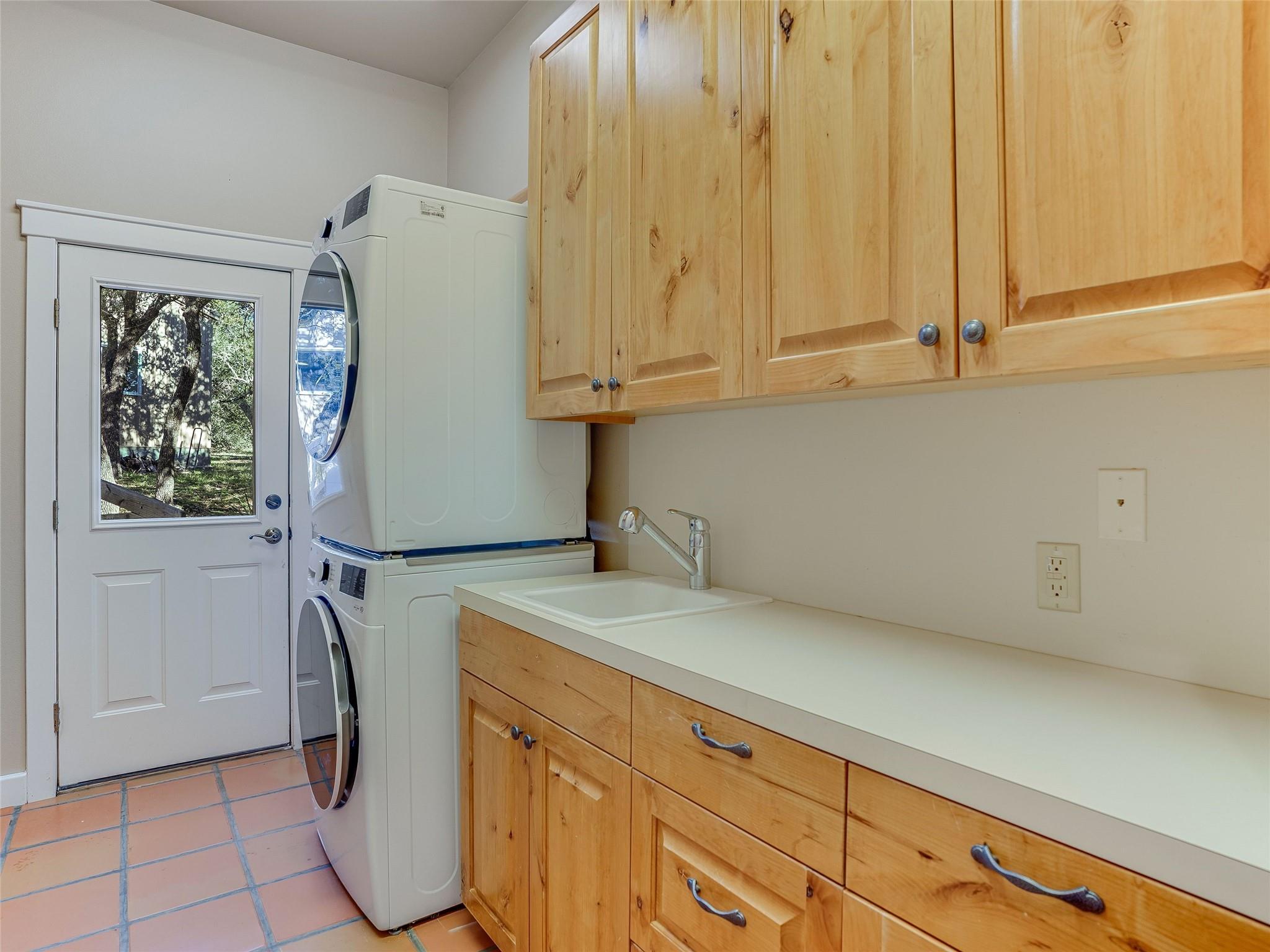 1178 Hidden Creek Dr, Dripping Springs, TX 78620