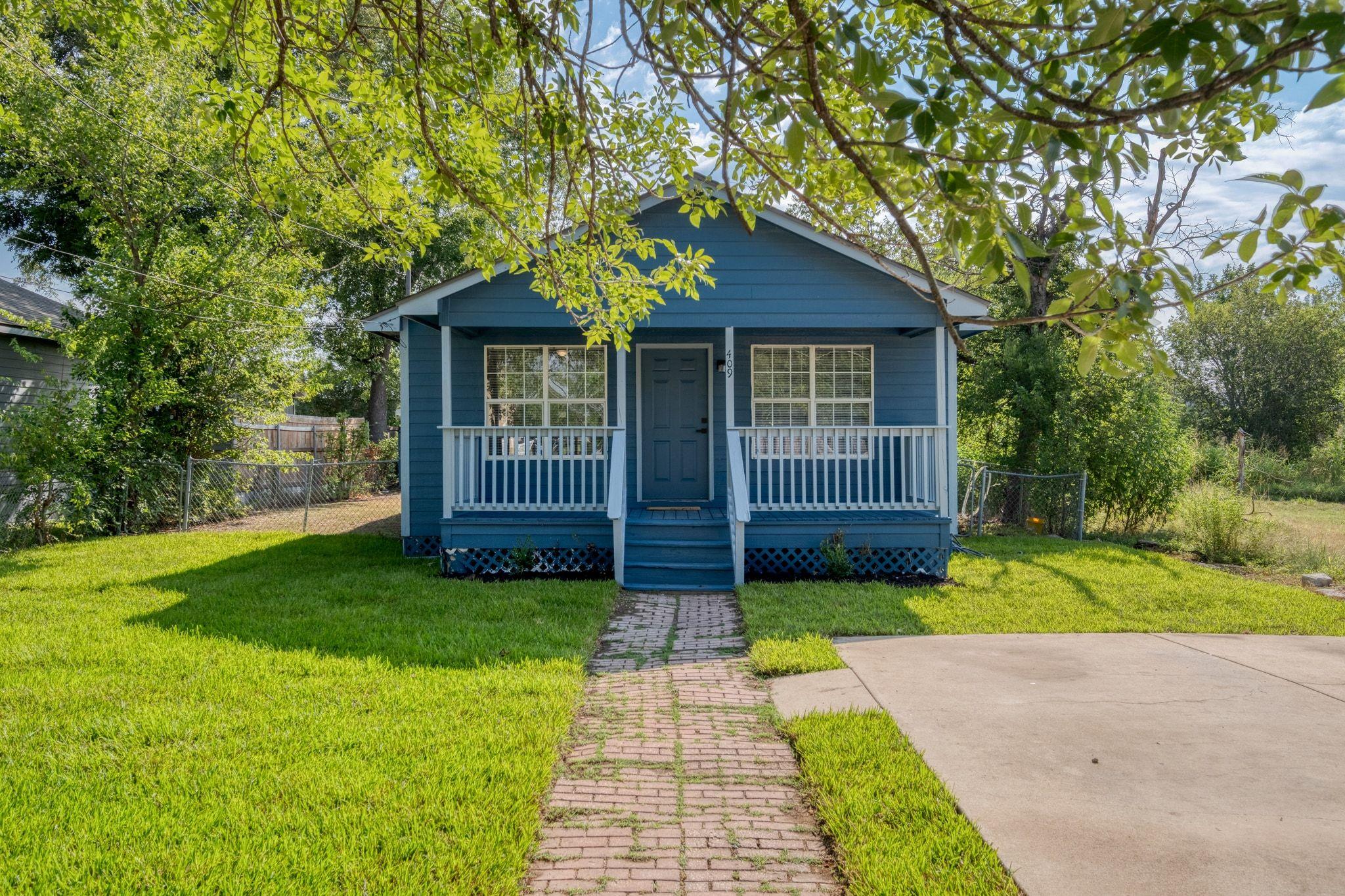 409 Talley St, Taylor, TX 76574