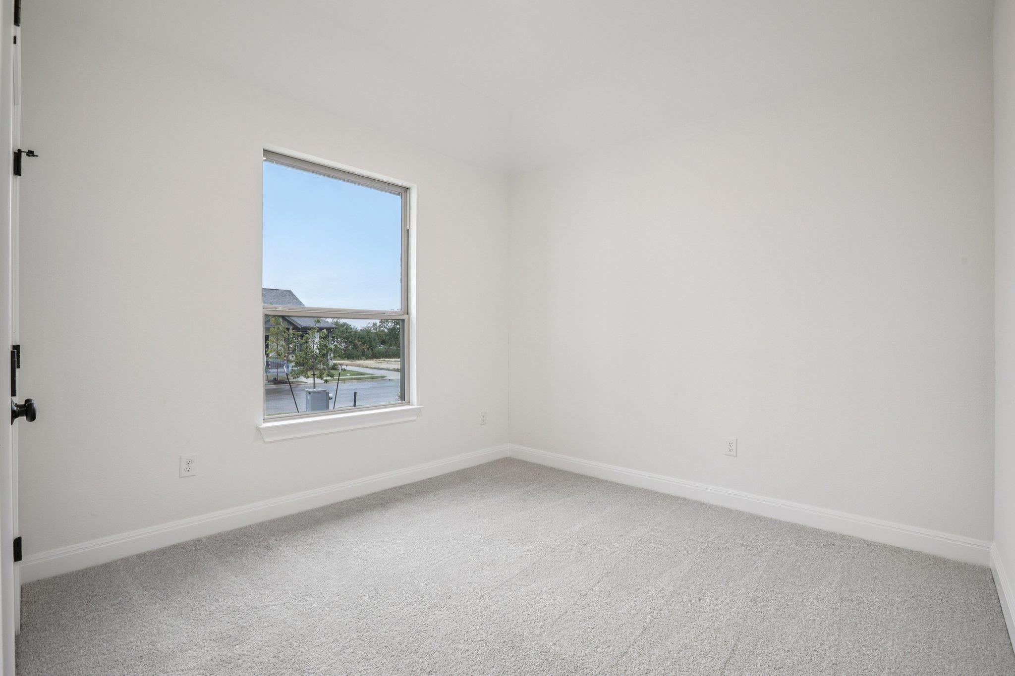 581 Treadwell Ln, Kyle, TX 78640