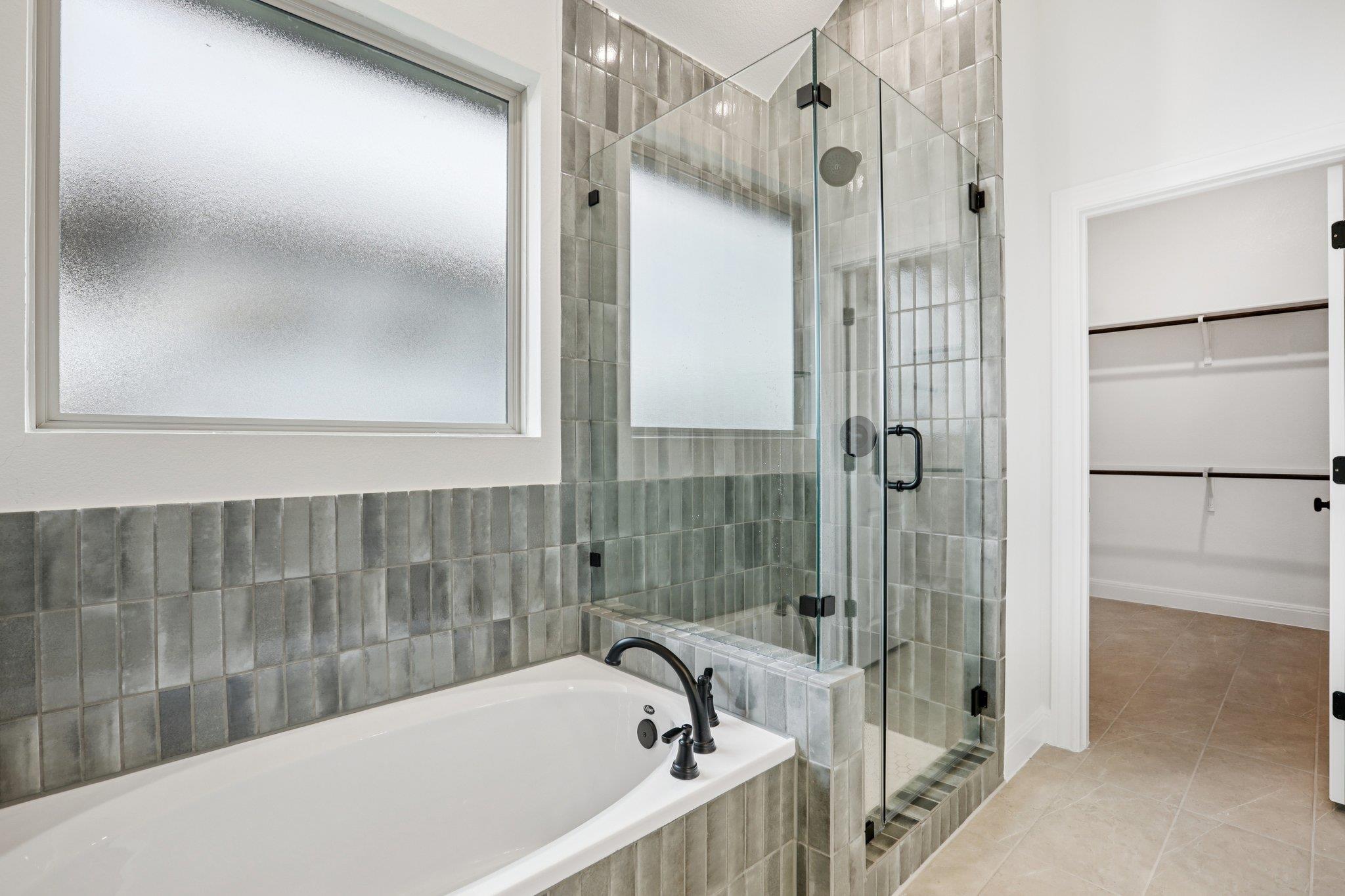 581 Treadwell Ln, Kyle, TX 78640