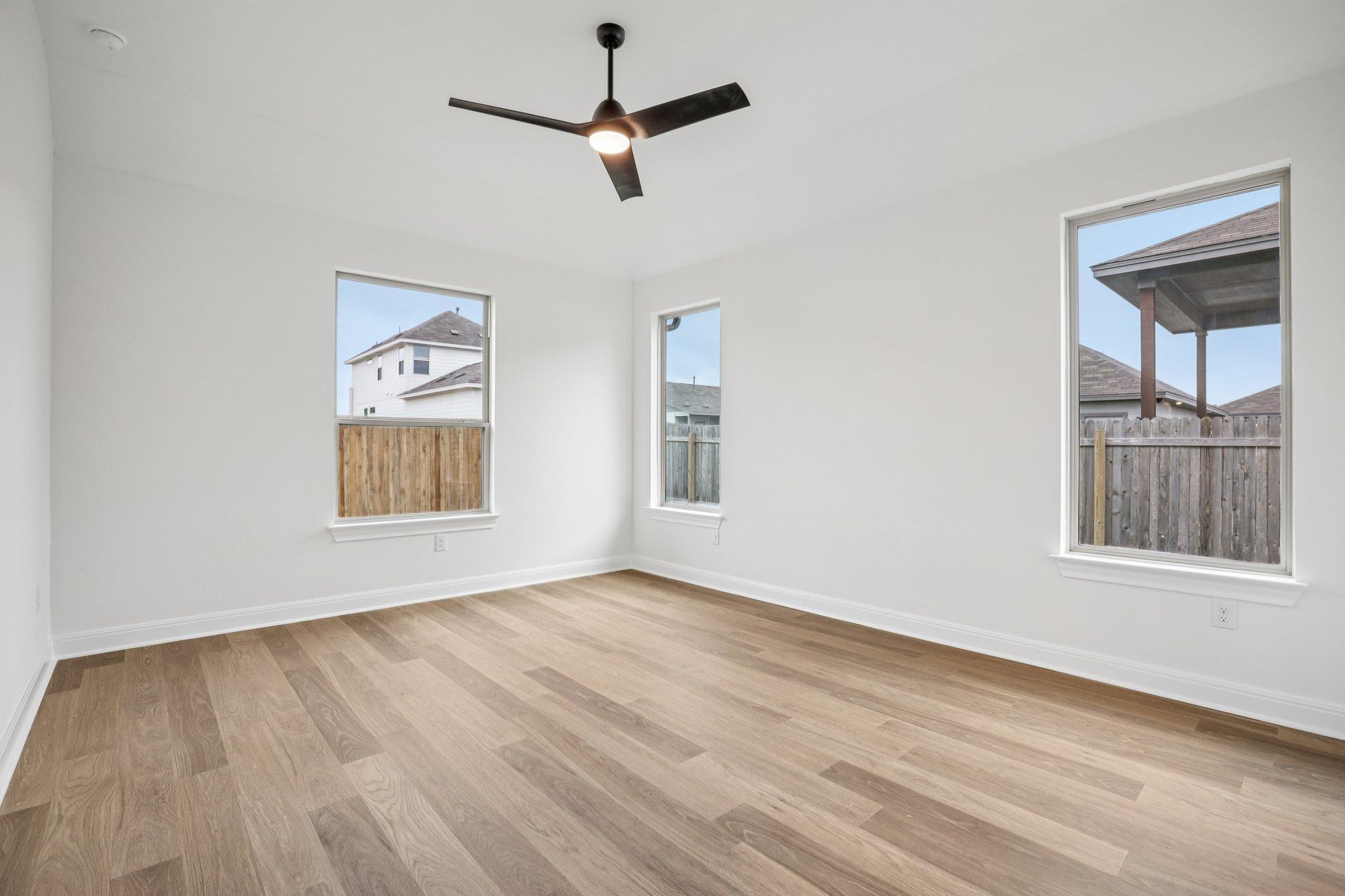 581 Treadwell Ln, Kyle, TX 78640