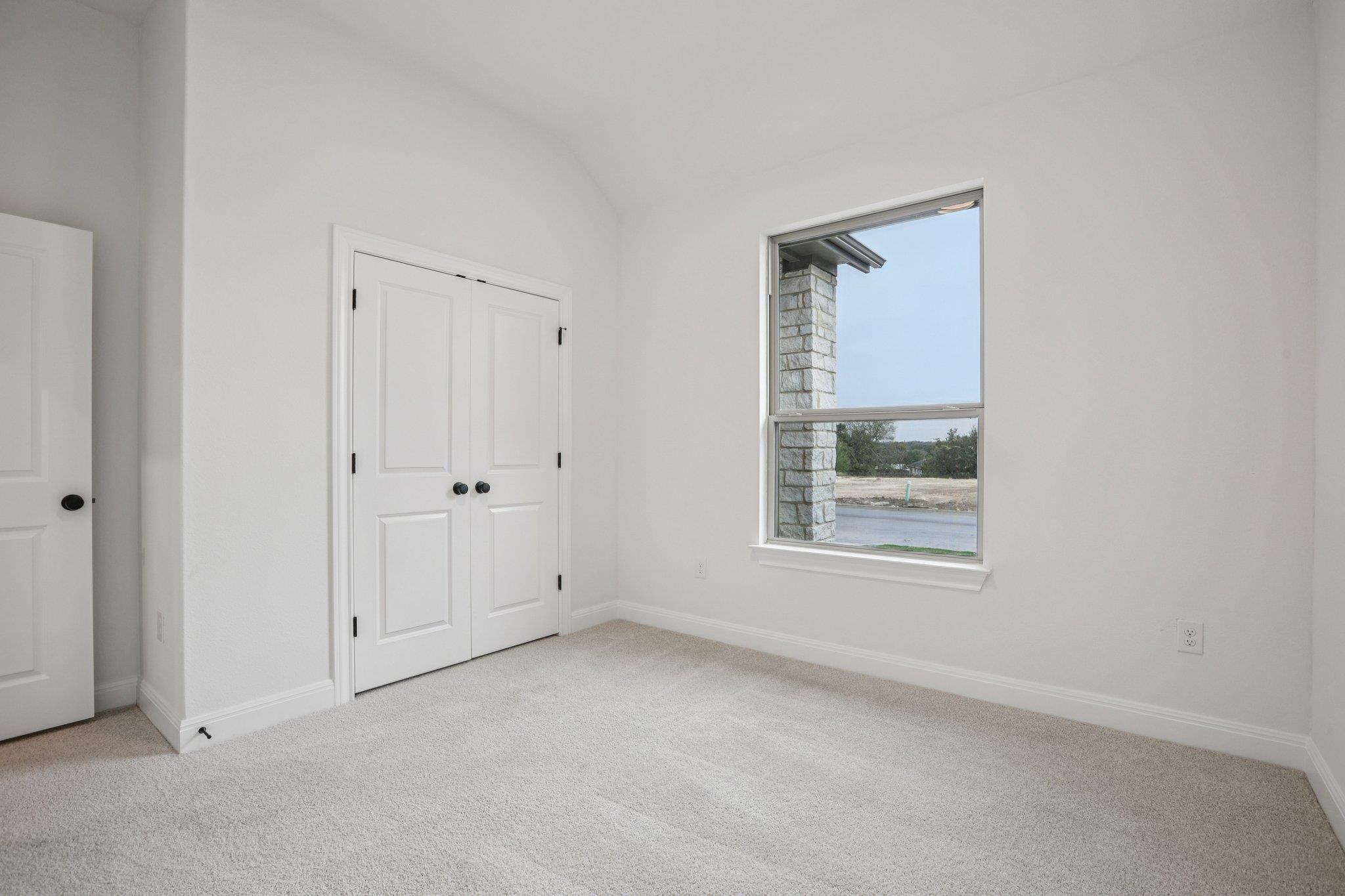 581 Treadwell Ln, Kyle, TX 78640