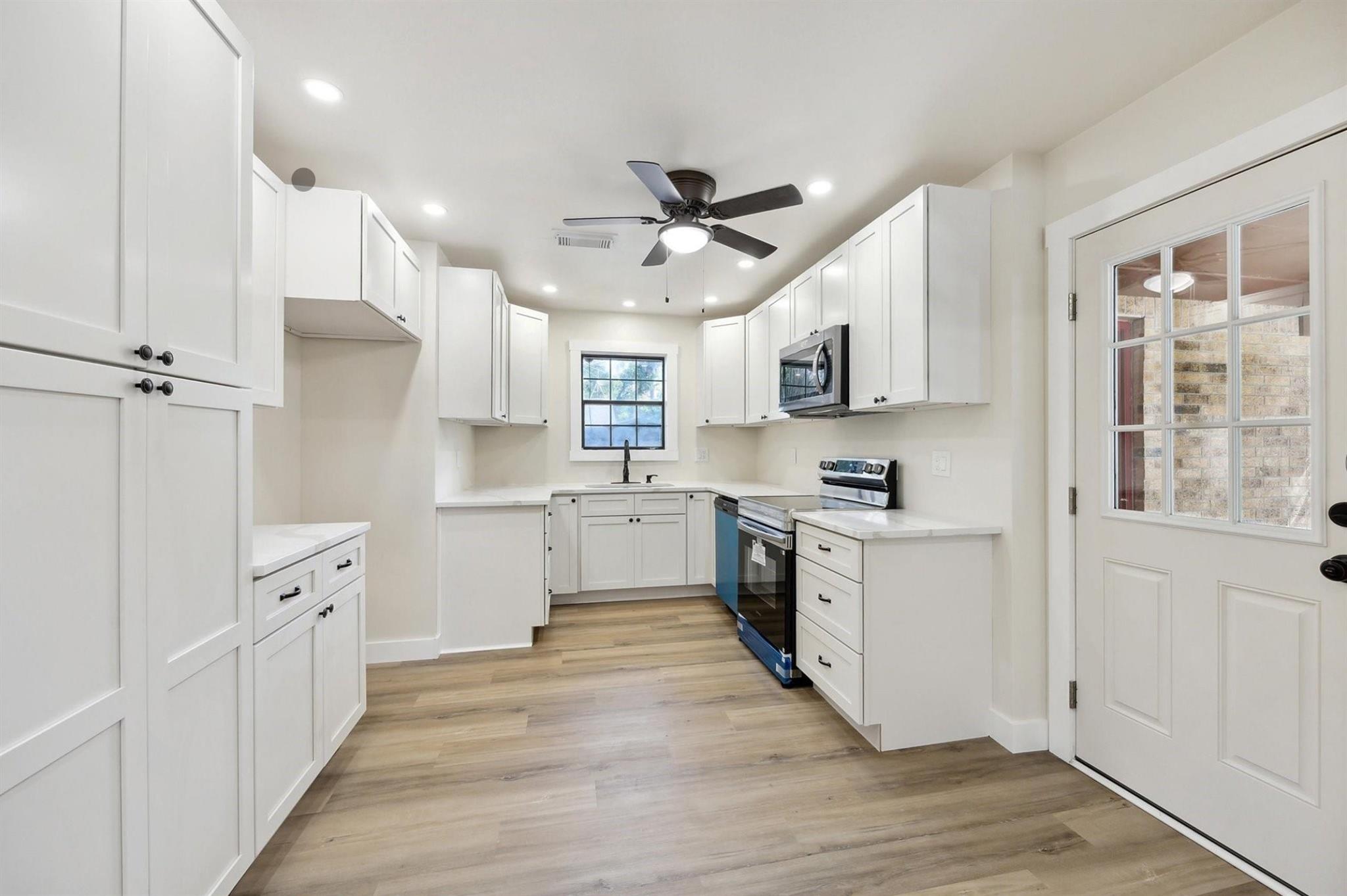 1201 E Alamo St, Brenham, TX 77833