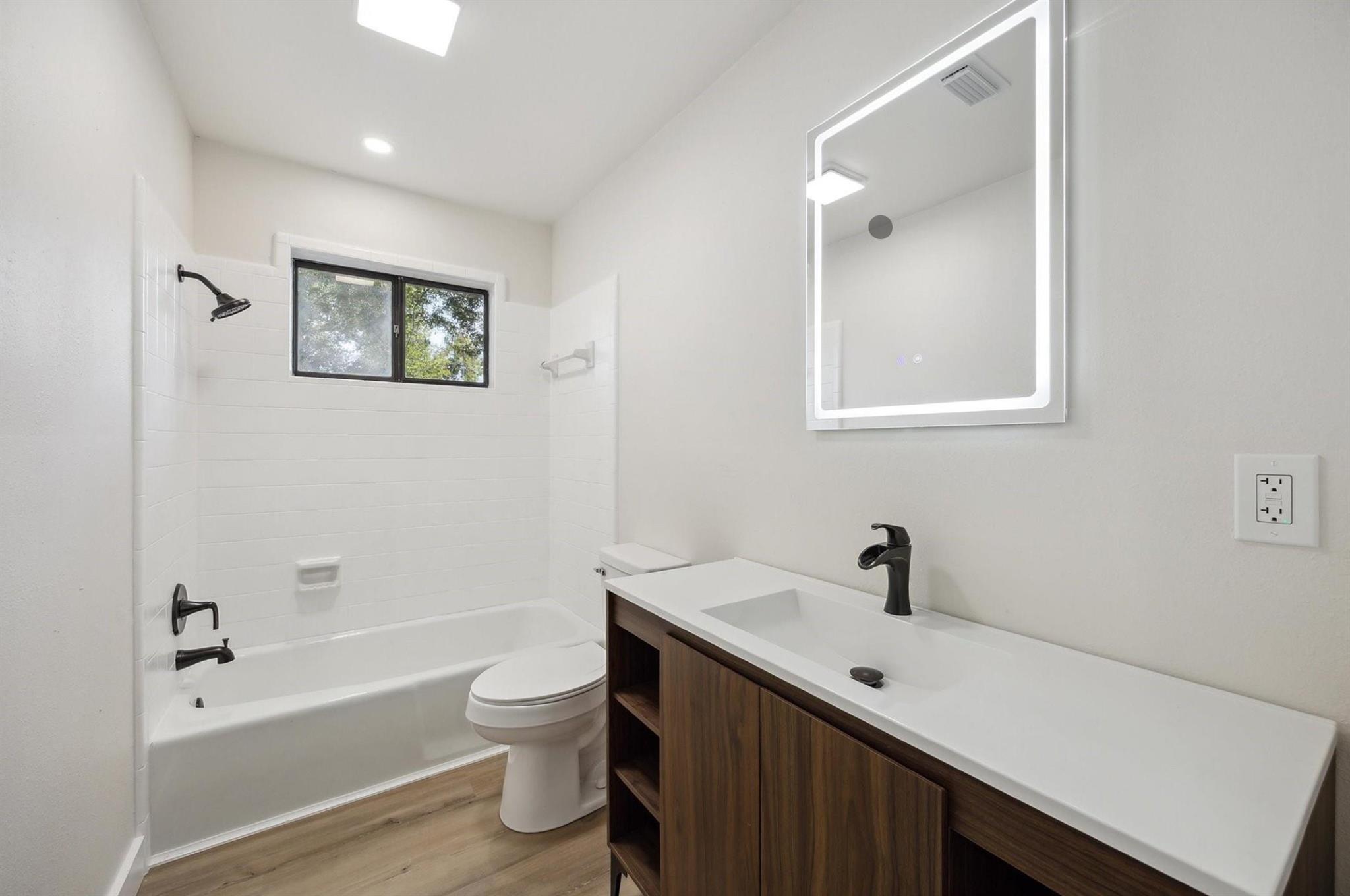 1201 E Alamo St, Brenham, TX 77833