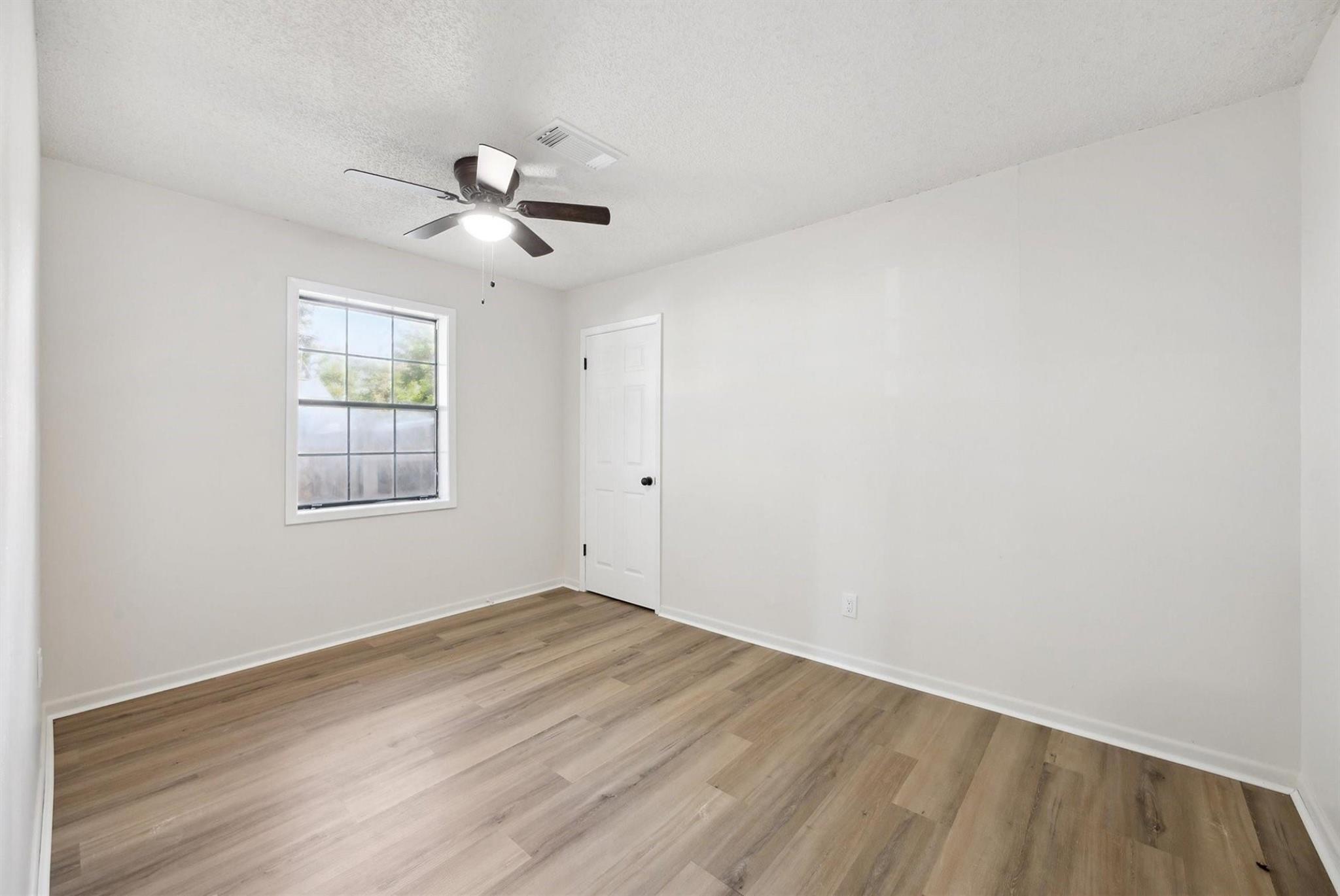 1201 E Alamo St, Brenham, TX 77833