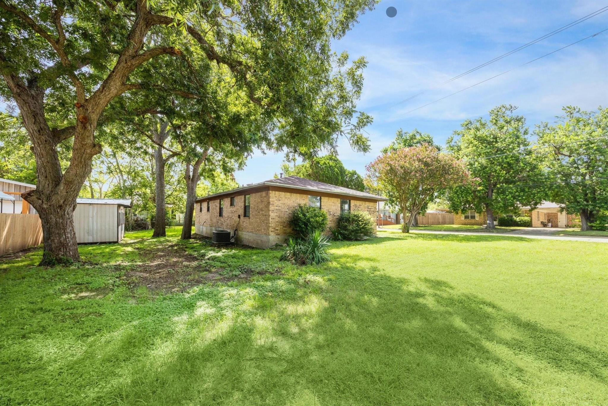 1201 E Alamo St, Brenham, TX 77833