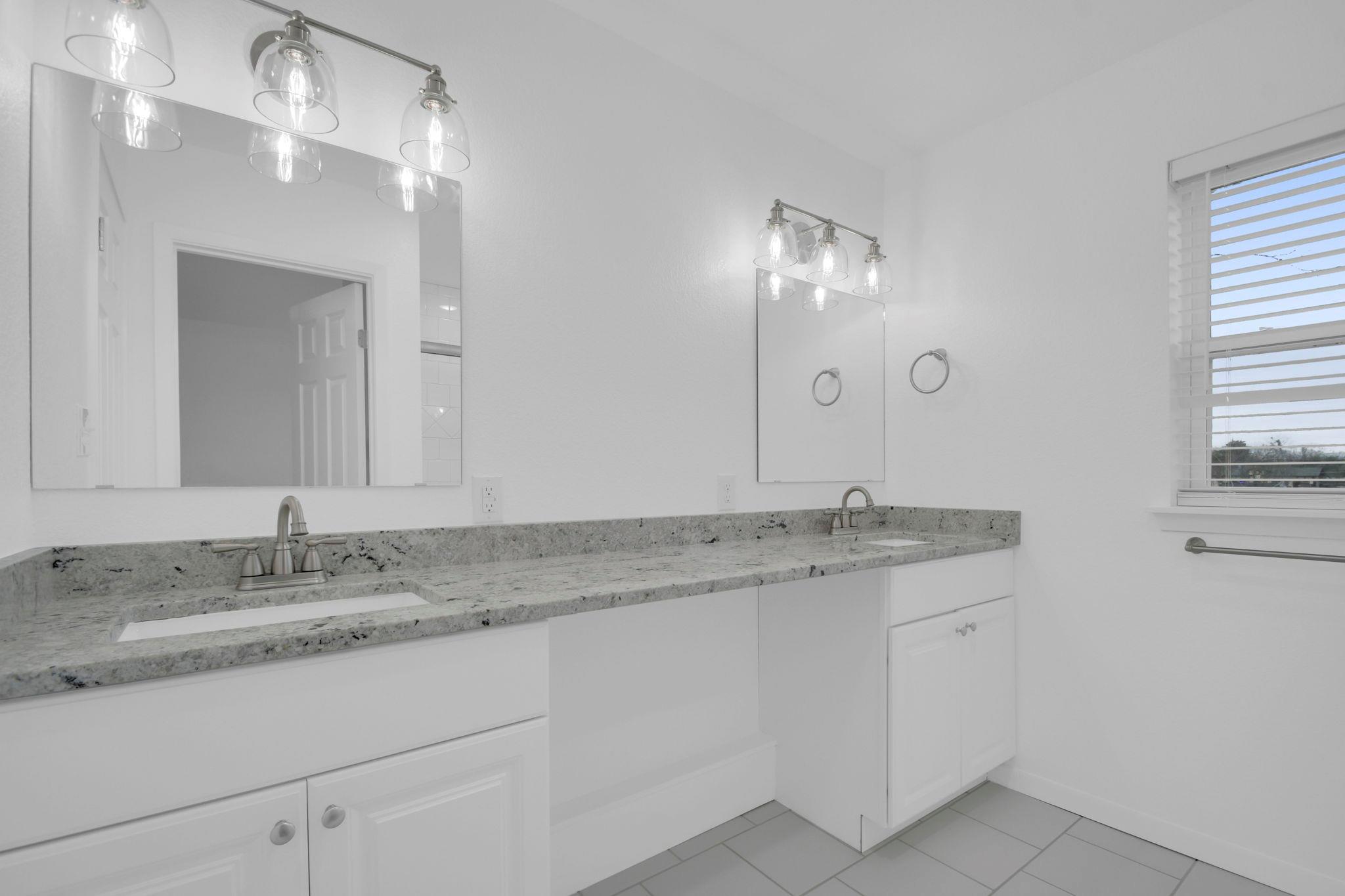 1000 E Fannin St, Luling, TX 78648