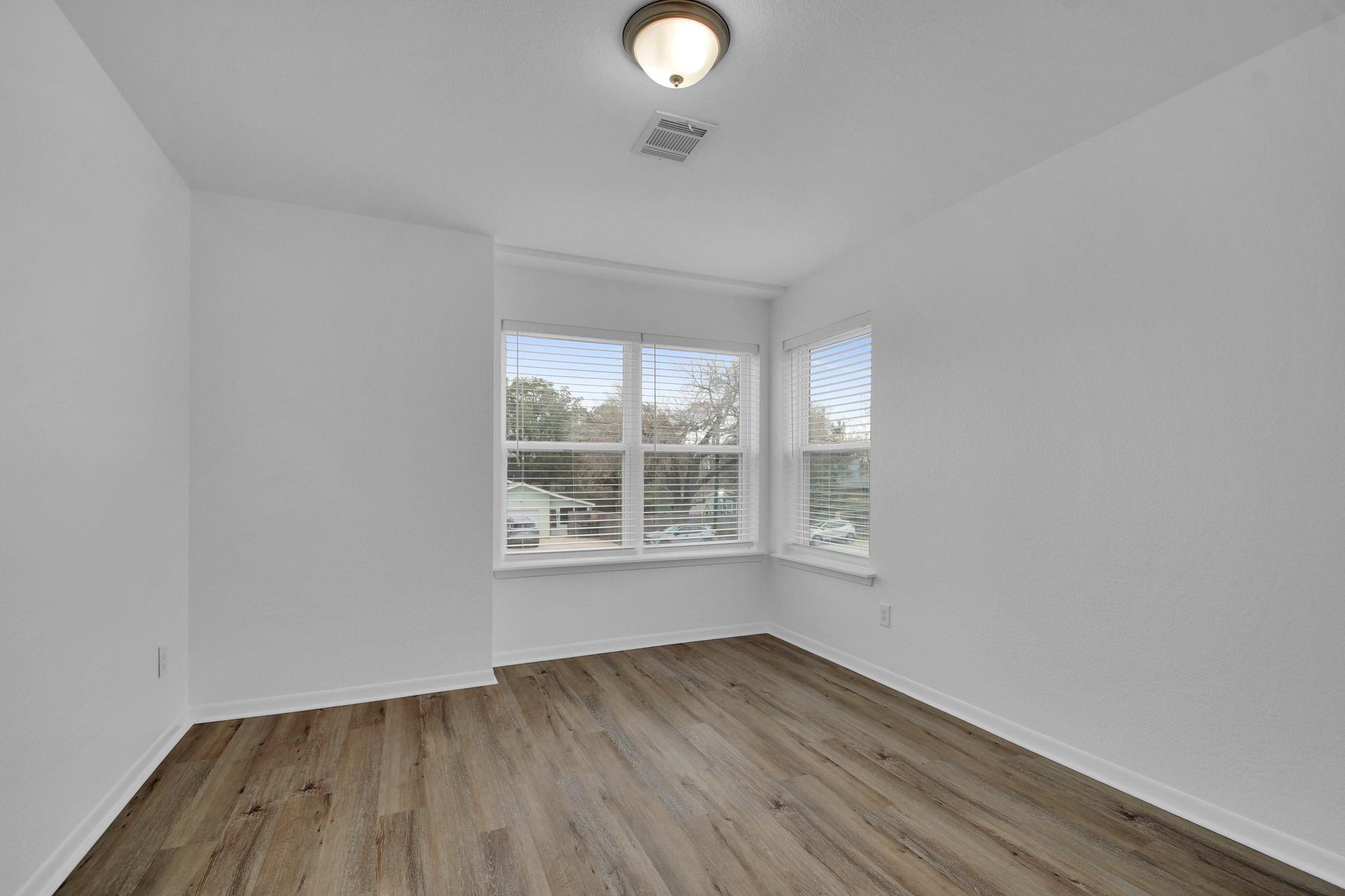 1000 E Fannin St, Luling, TX 78648