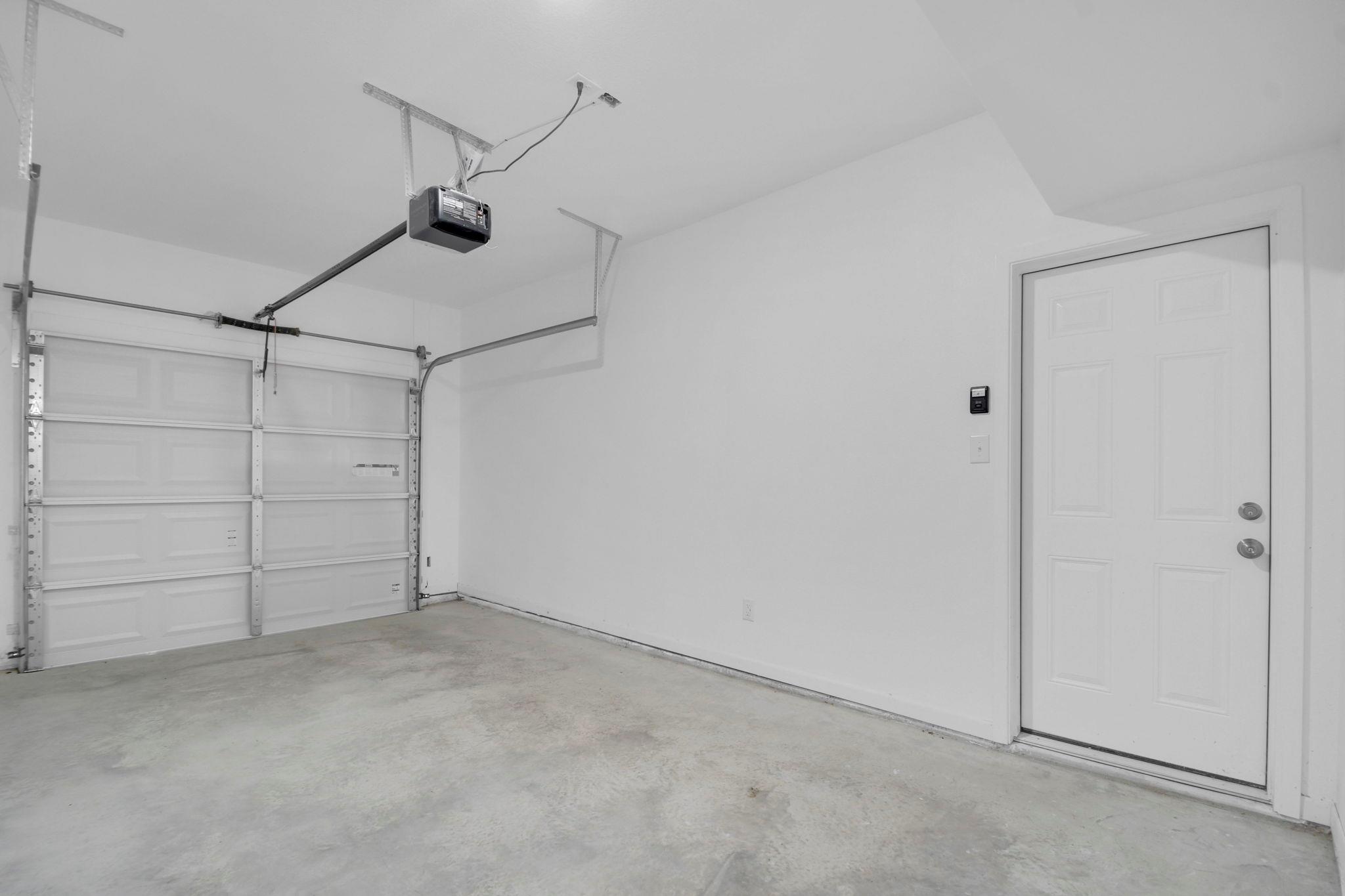 1000 E Fannin St, Luling, TX 78648