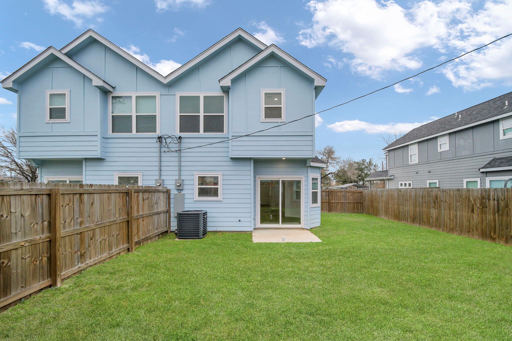 1000 E Fannin St, Luling, TX 78648