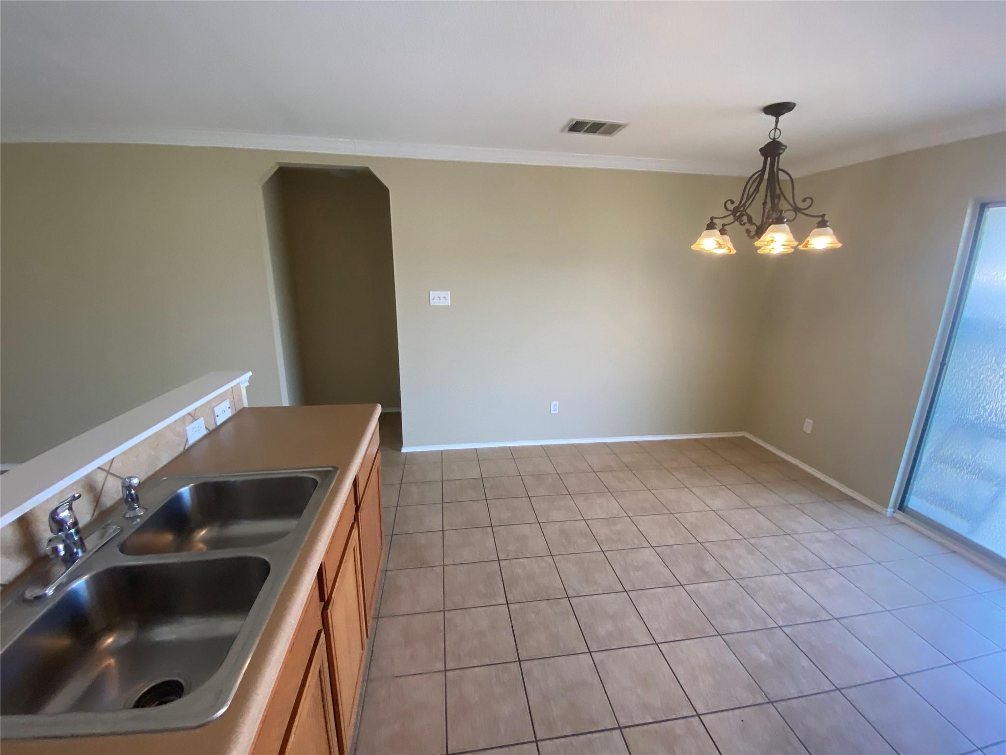 347 Old West Trl, Buda, TX 78610