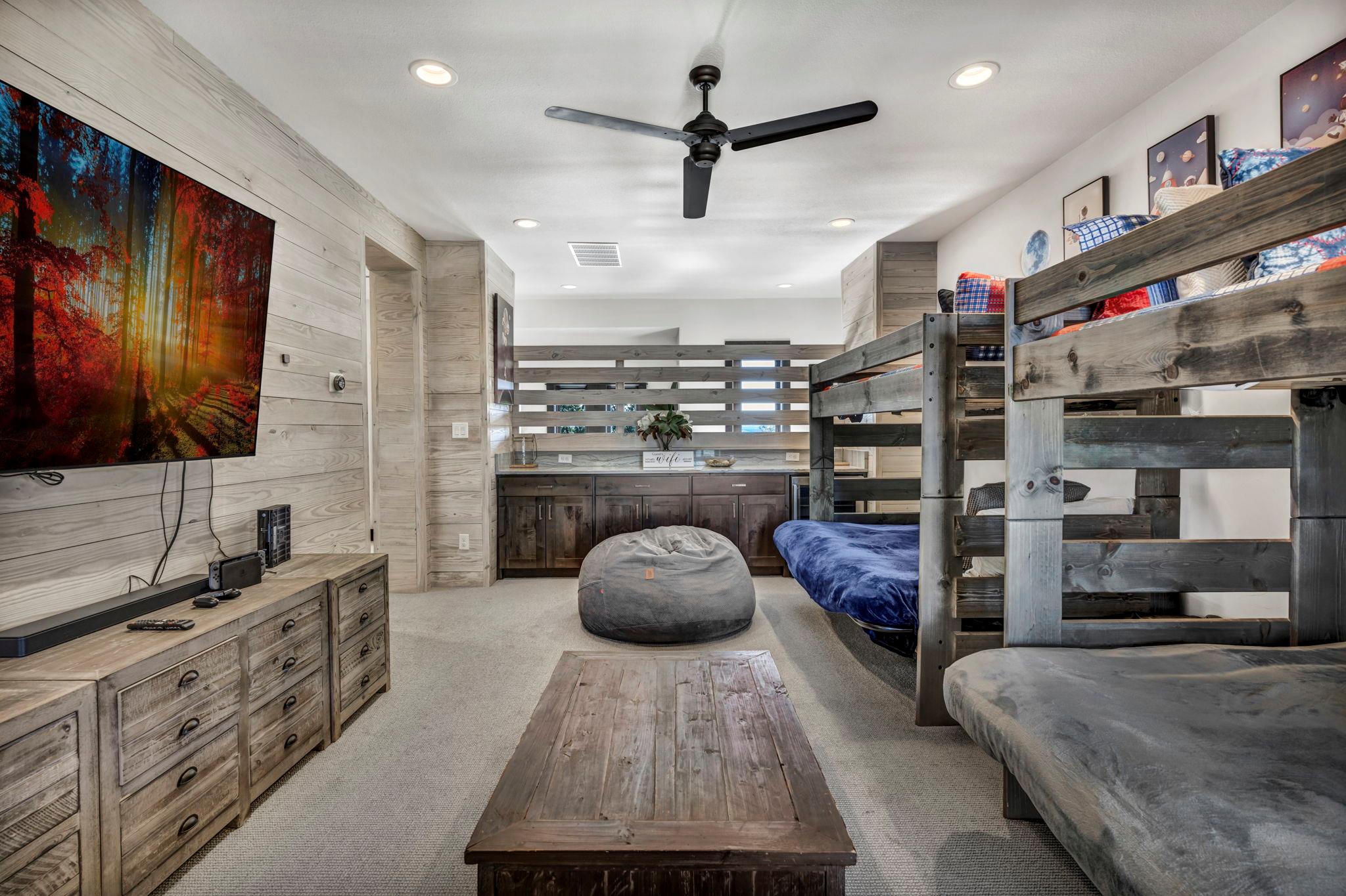 19404 Bold Venture Dr # 17, Spicewood, TX 78669