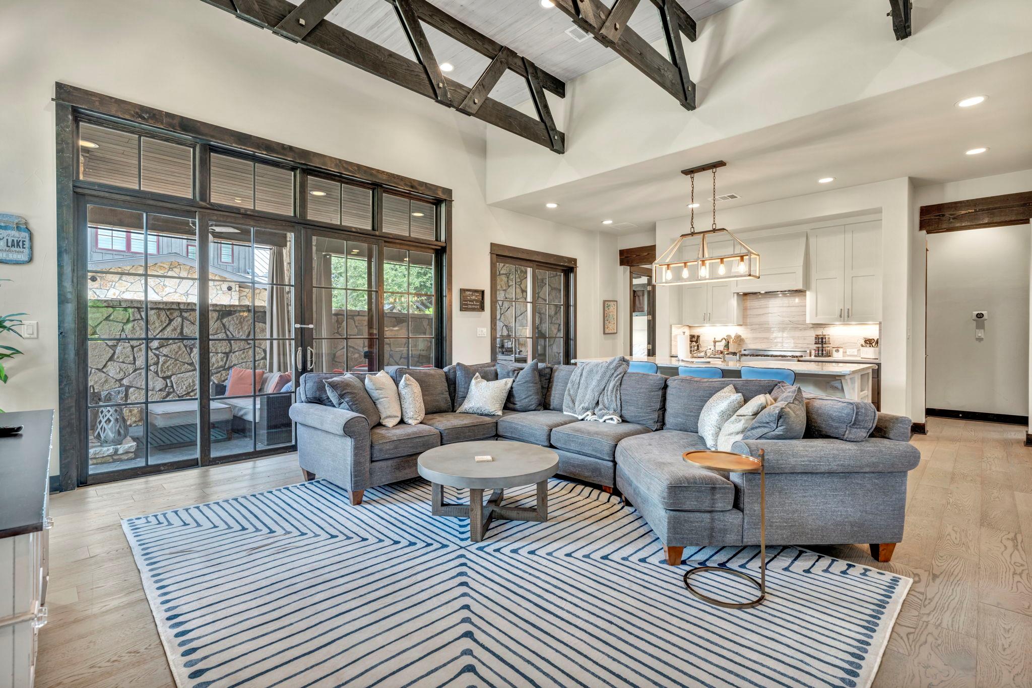 19404 Bold Venture Dr # 17, Spicewood, TX 78669