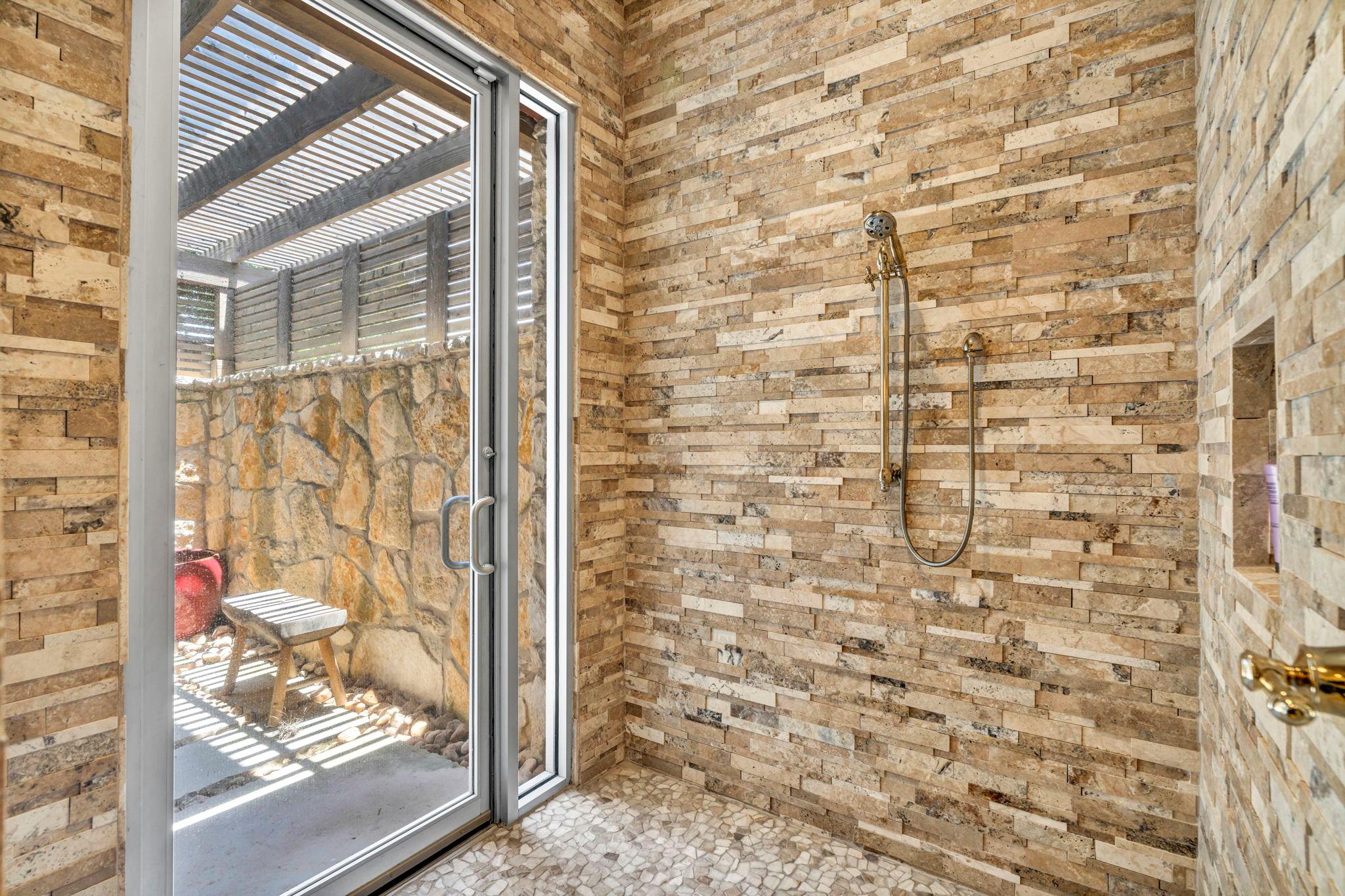 19404 Bold Venture Dr # 17, Spicewood, TX 78669