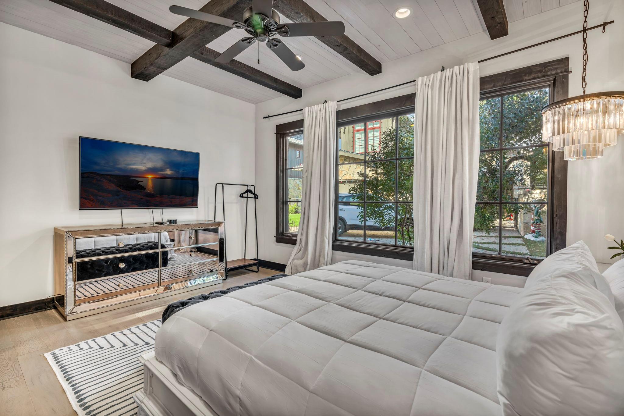 19404 Bold Venture Dr # 17, Spicewood, TX 78669