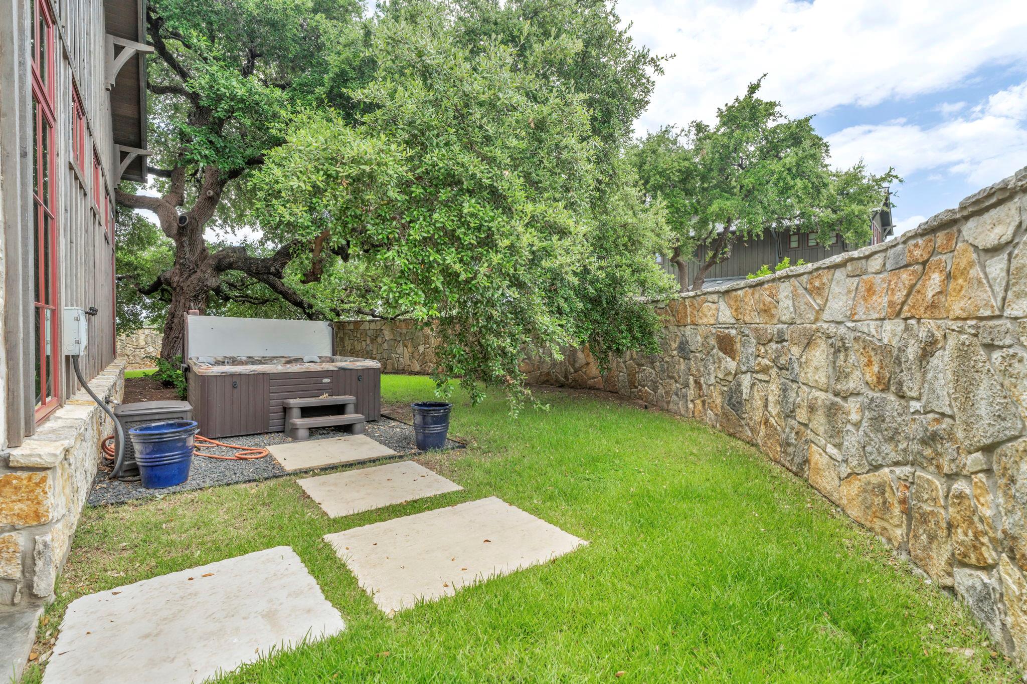 19404 Bold Venture Dr # 17, Spicewood, TX 78669