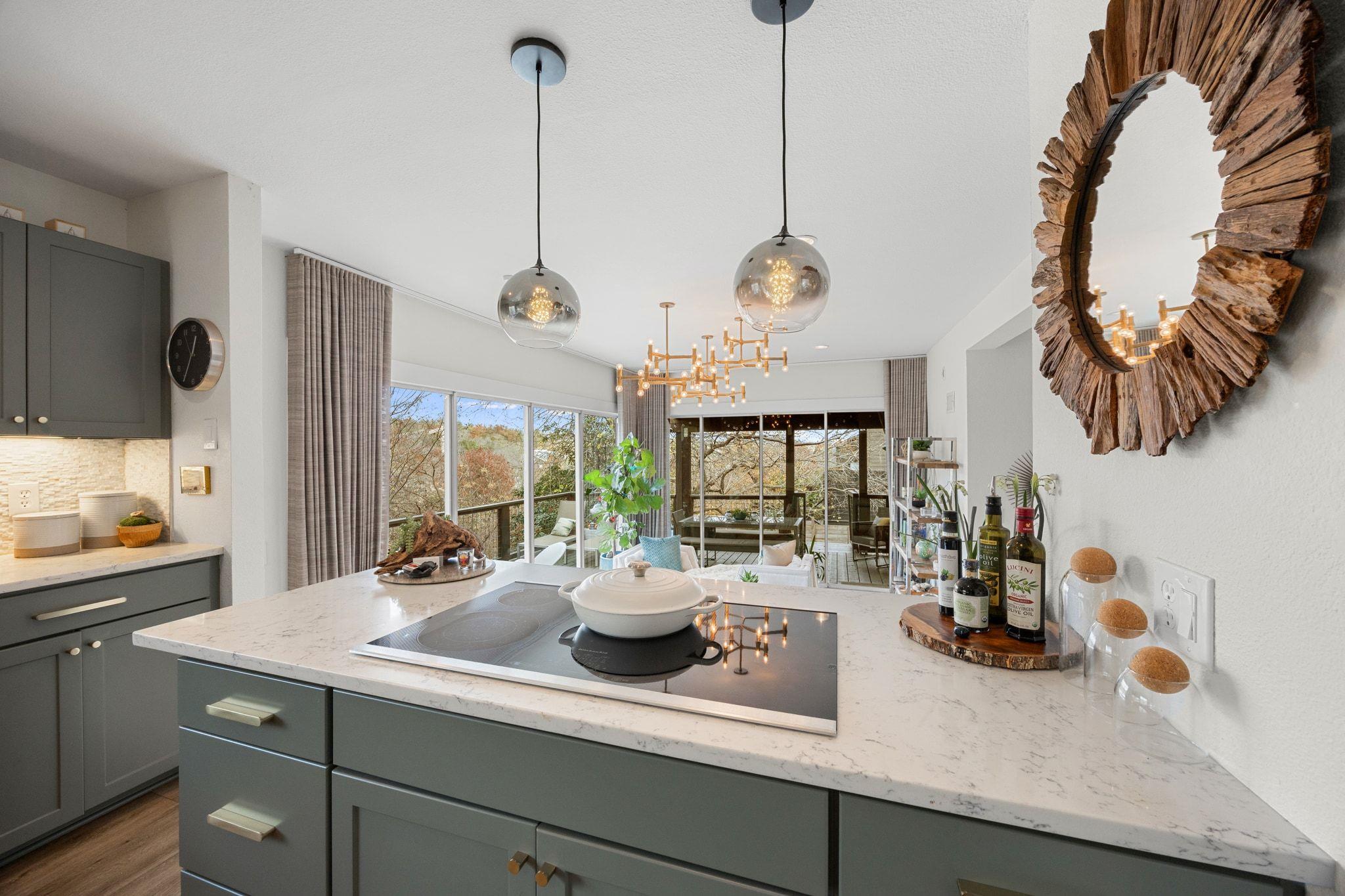 7643 Parkview Cir, Austin, TX 78731