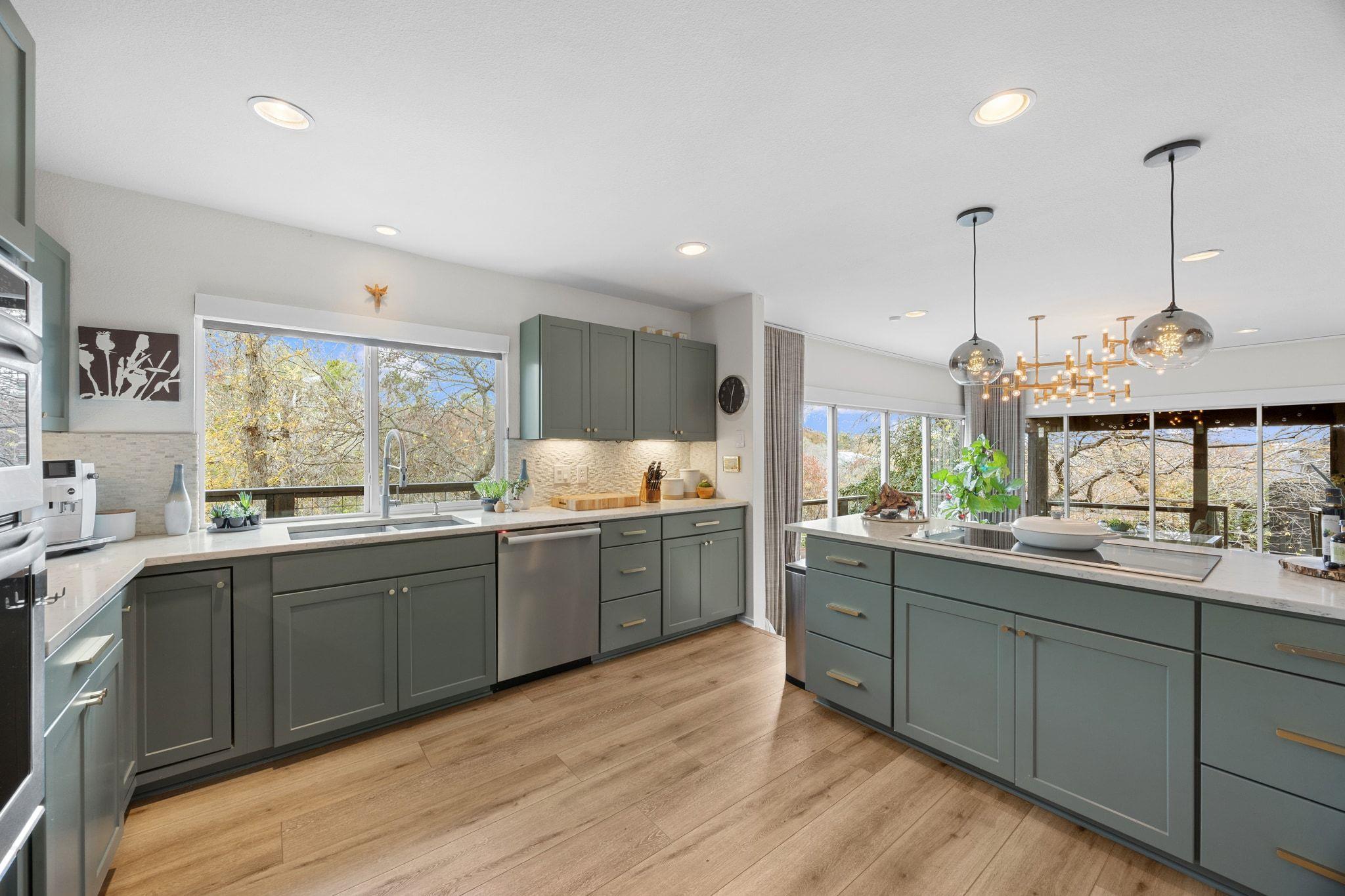 7643 Parkview Cir, Austin, TX 78731