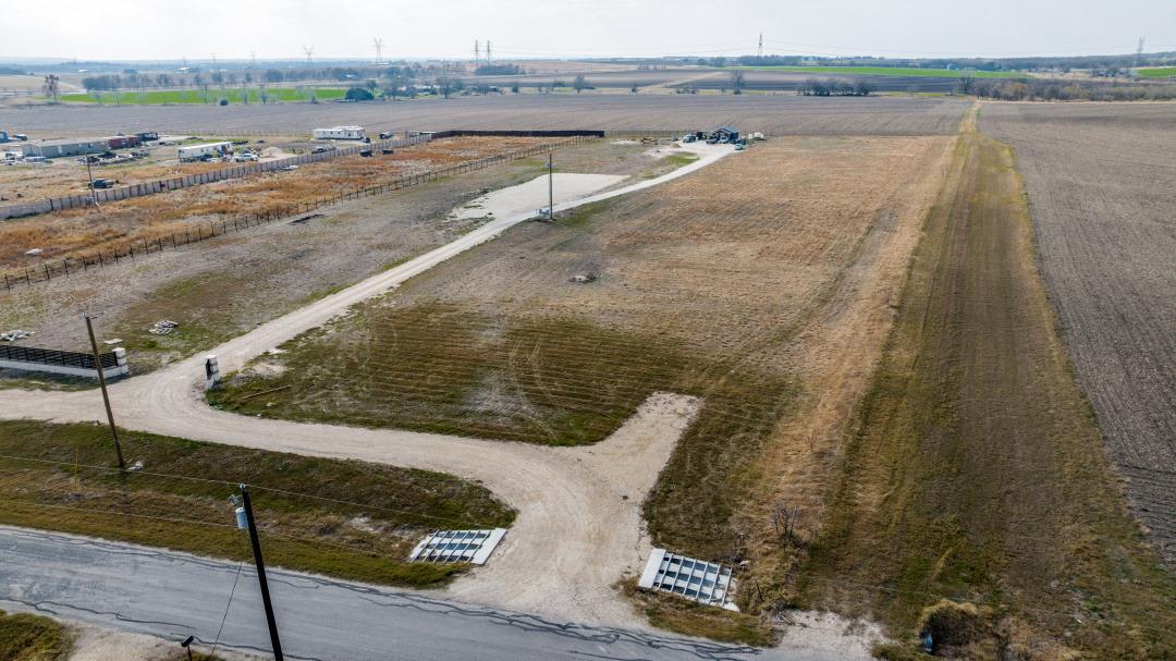 709 County Road 333, Granger, TX 76530