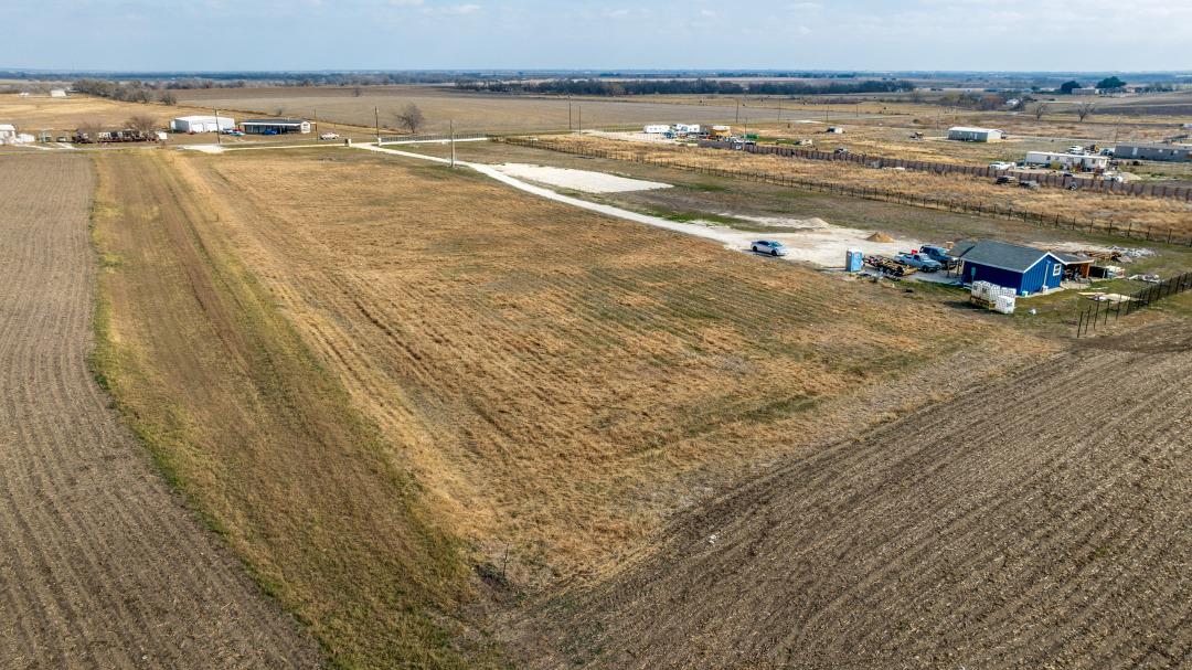 709 County Road 333, Granger, TX 76530