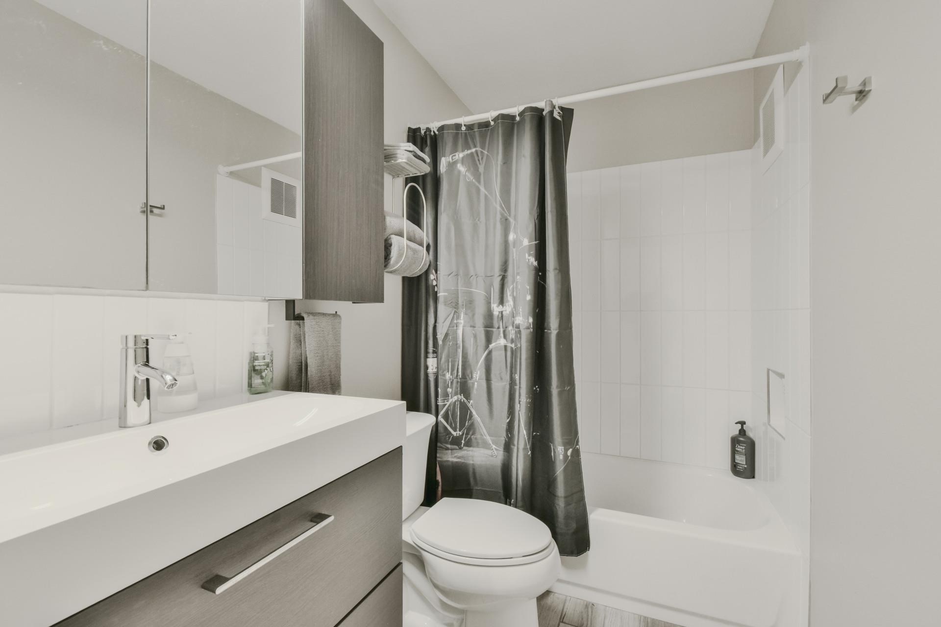 2302 East Side Dr # 6, Austin, TX 78704