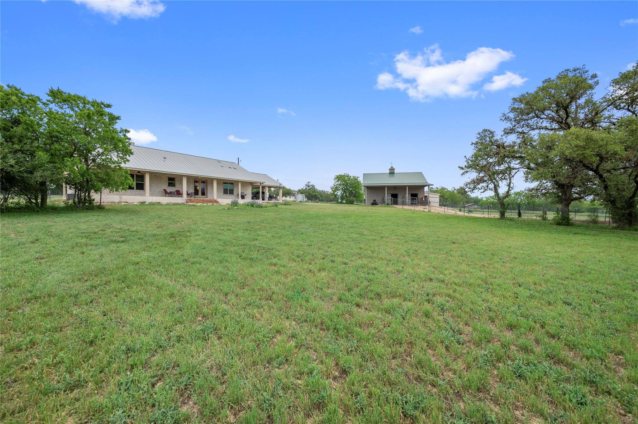 551 Gatlin Creek Rd, Dripping Springs, TX 78620